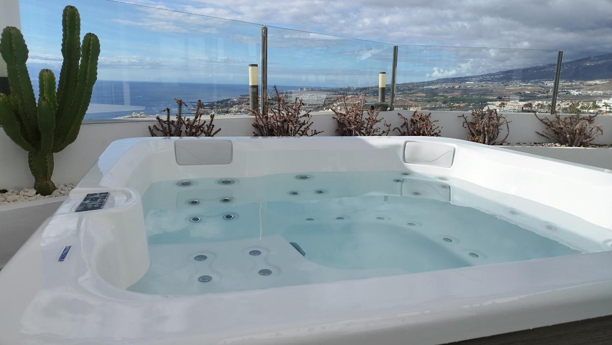 Sunset White - Ocean View, Jakuzzi, Heated Pool, Air-conditioning, Grill *