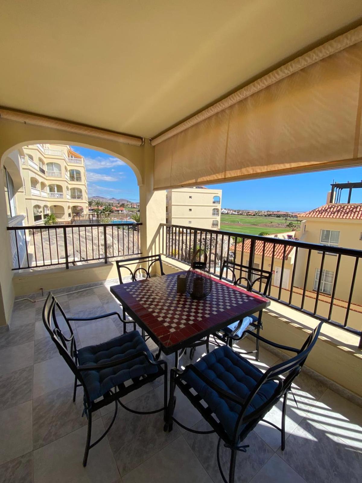 Apartment La Paz. Lovely Overlooking The Golf And Sea San Miguel de Abona