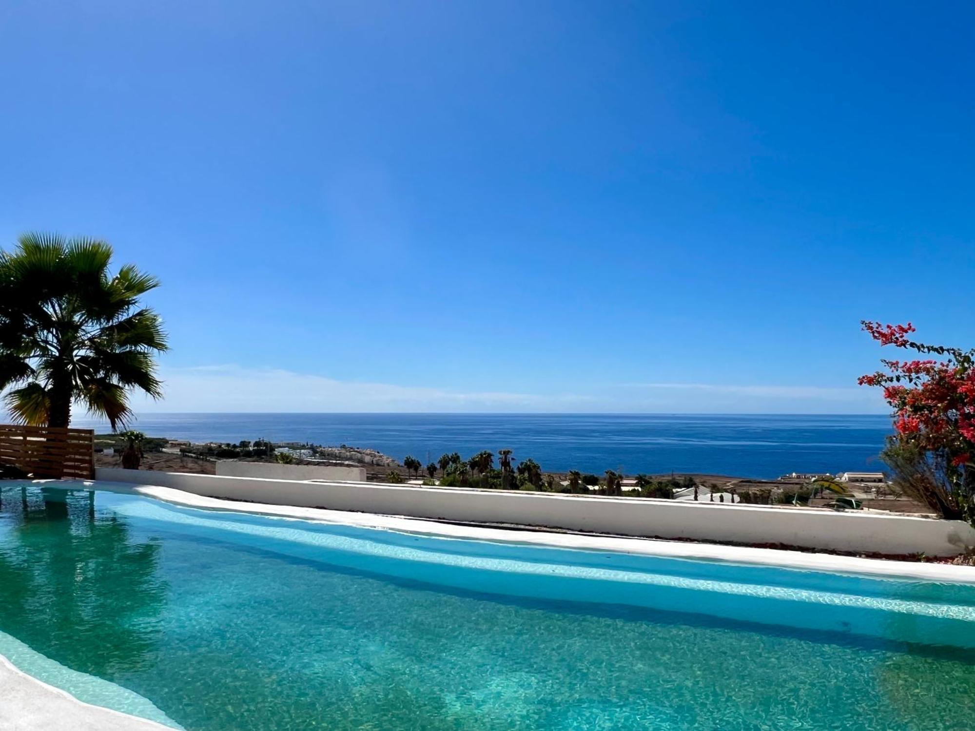 Spacious, Well Appointed, In A Wonderful Raised Location And Stunning Sea Views Villa