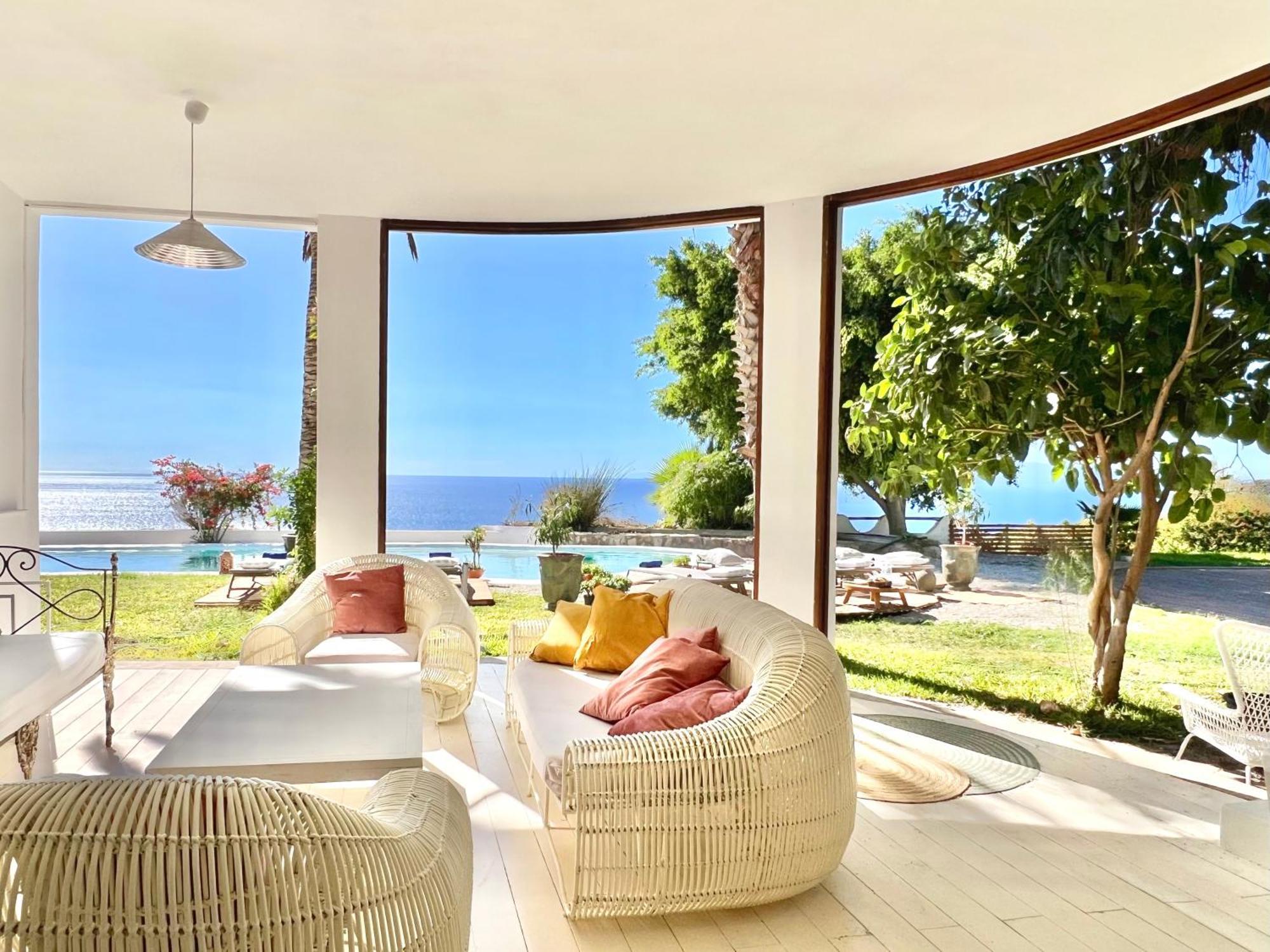 Spacious, Well Appointed, In A Wonderful Raised Location And Stunning Sea Views *