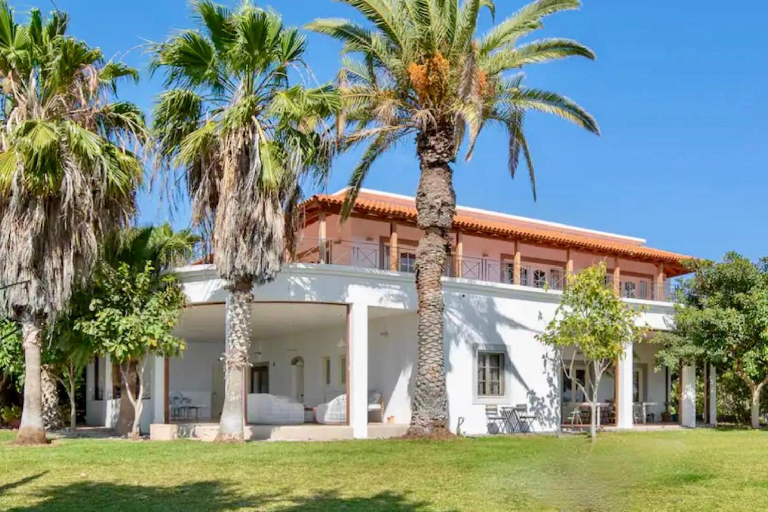 Spacious, Well Appointed, In A Wonderful Raised Location And Stunning Sea Views *