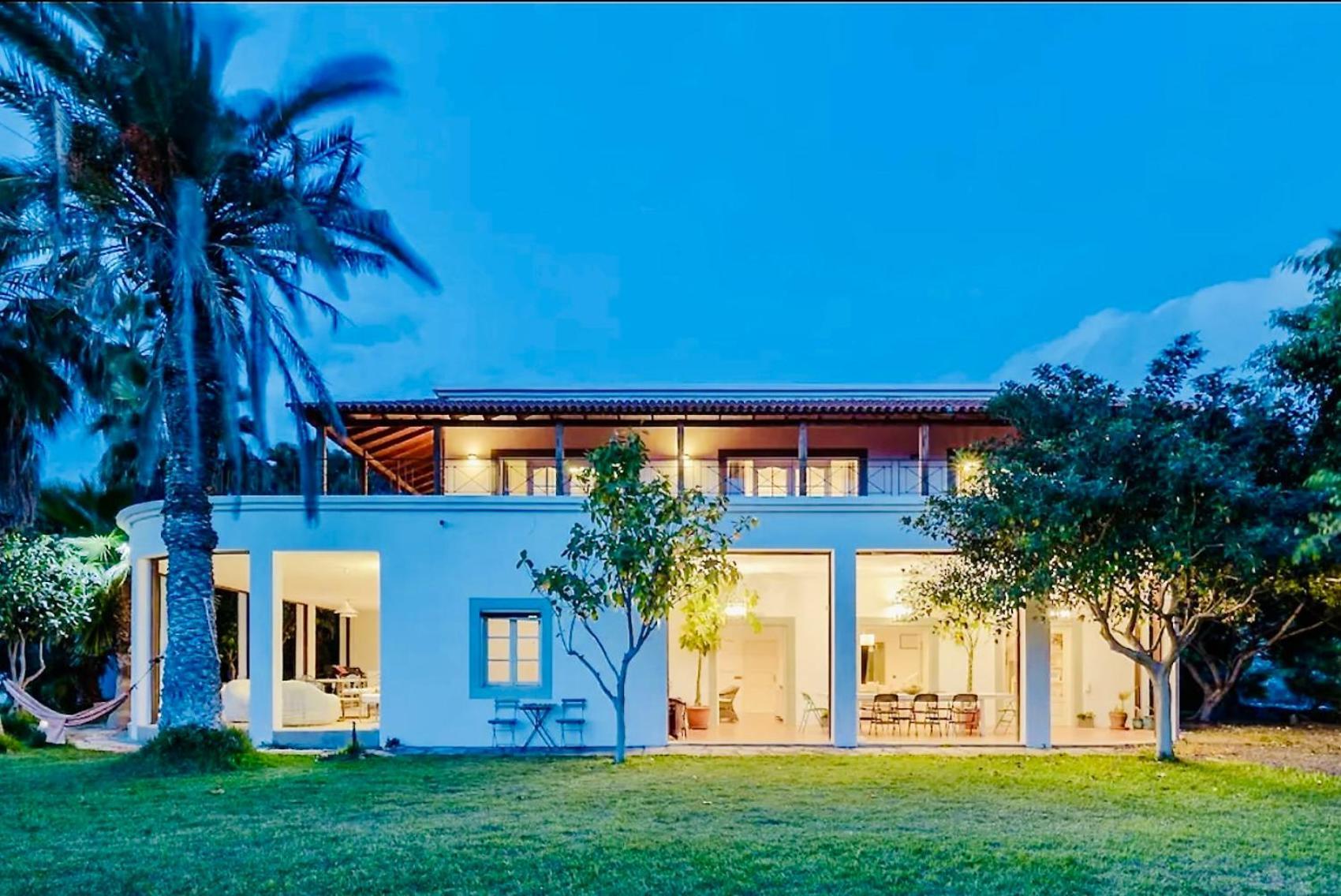 Spacious, Well Appointed, In A Wonderful Raised Location And Stunning Sea Views