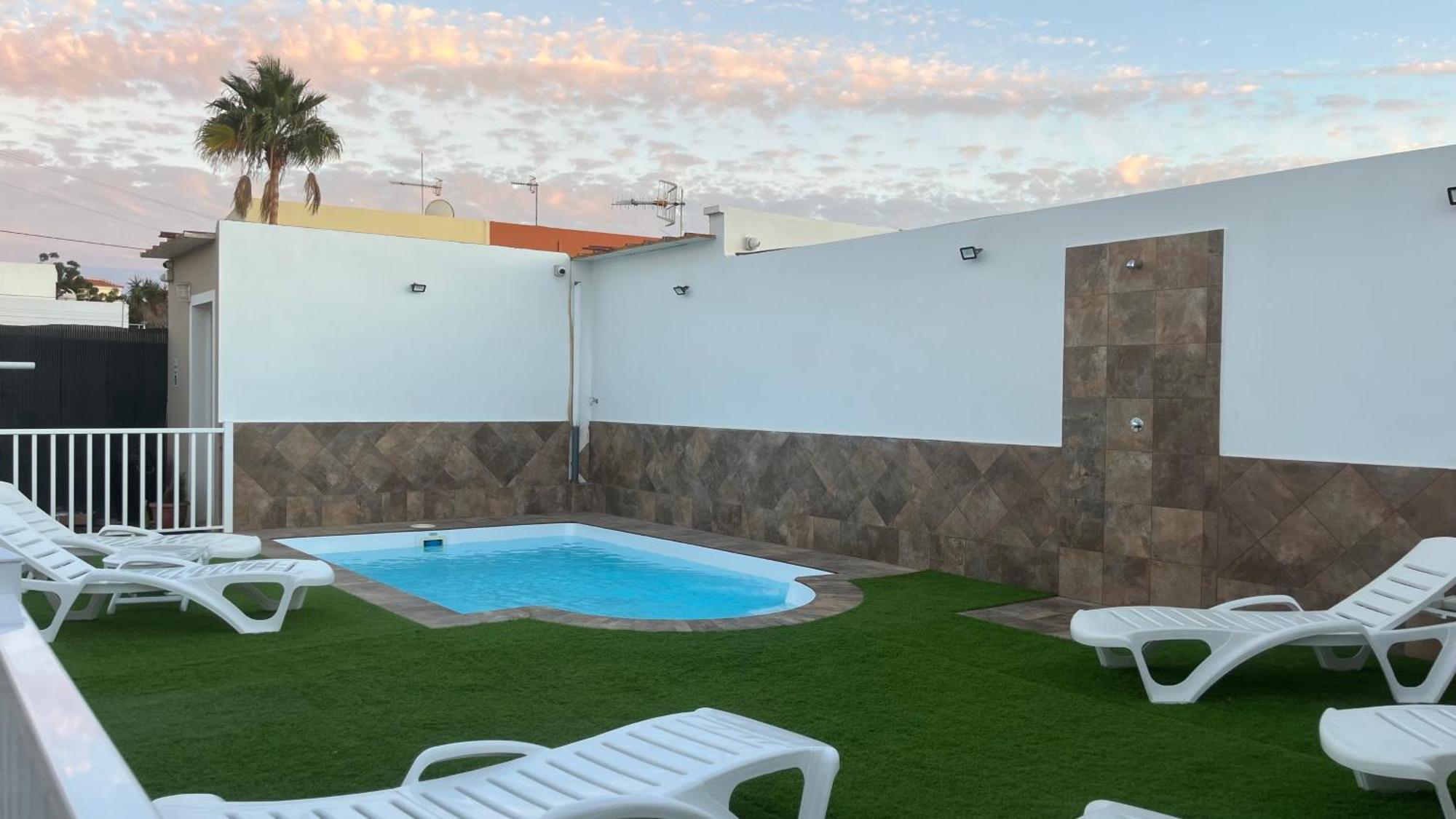 Tenerife Sur 2 *