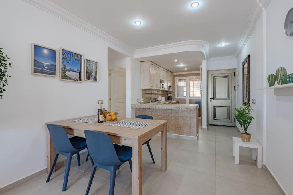 Seaside With Spacious Terrace, Pool, And Wi-fi Apartamento *