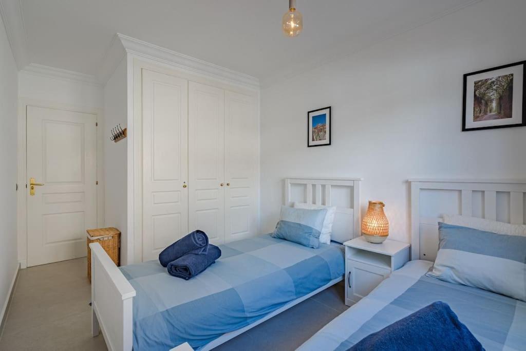 Seaside With Spacious Terrace, Pool, And Wi-fi Apartamento *