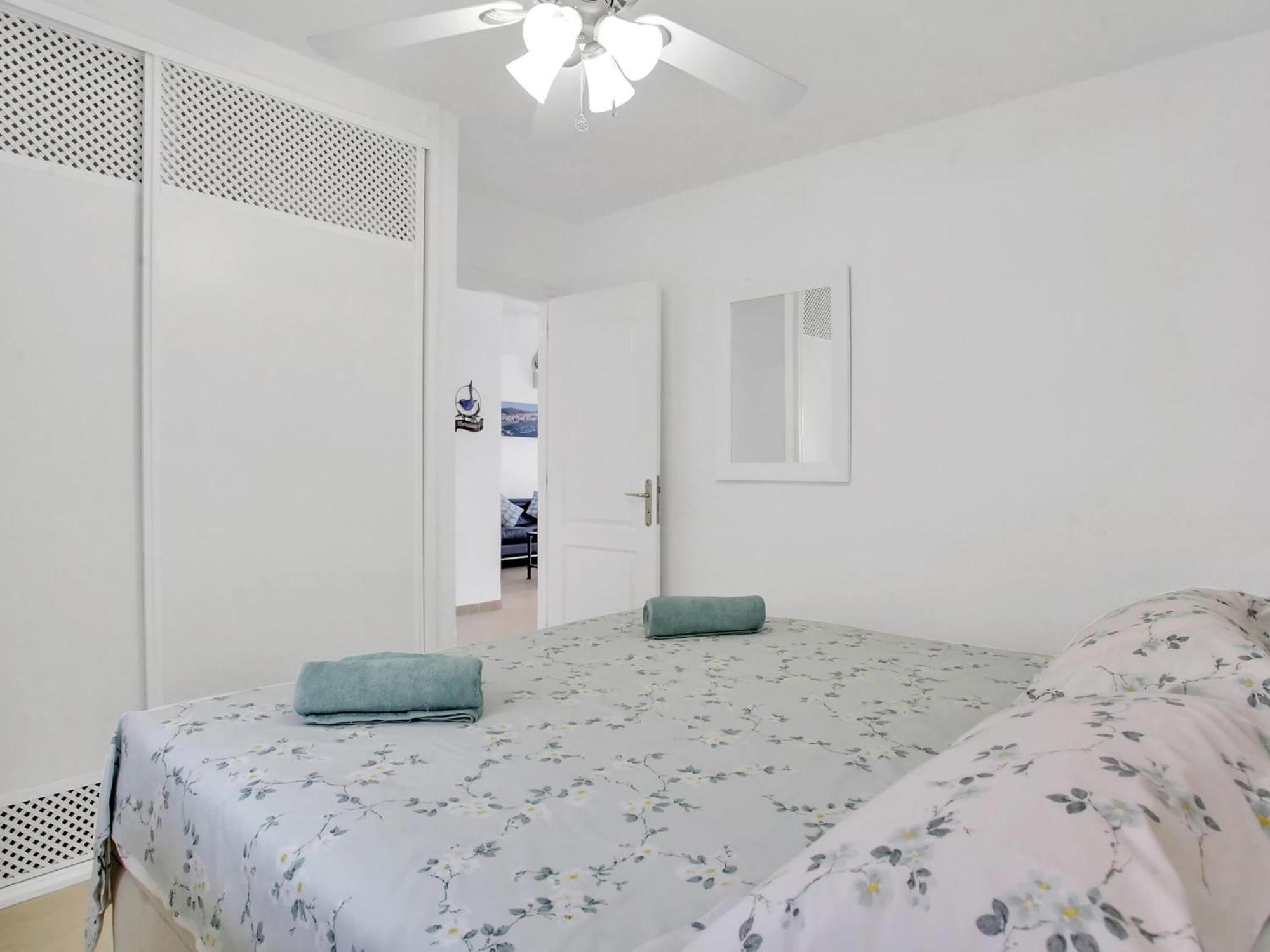 Apartamento Atico De Lujo Con Gran Terraza, Piscina Climatizada Y Parking En Cristianos - Es-347-4