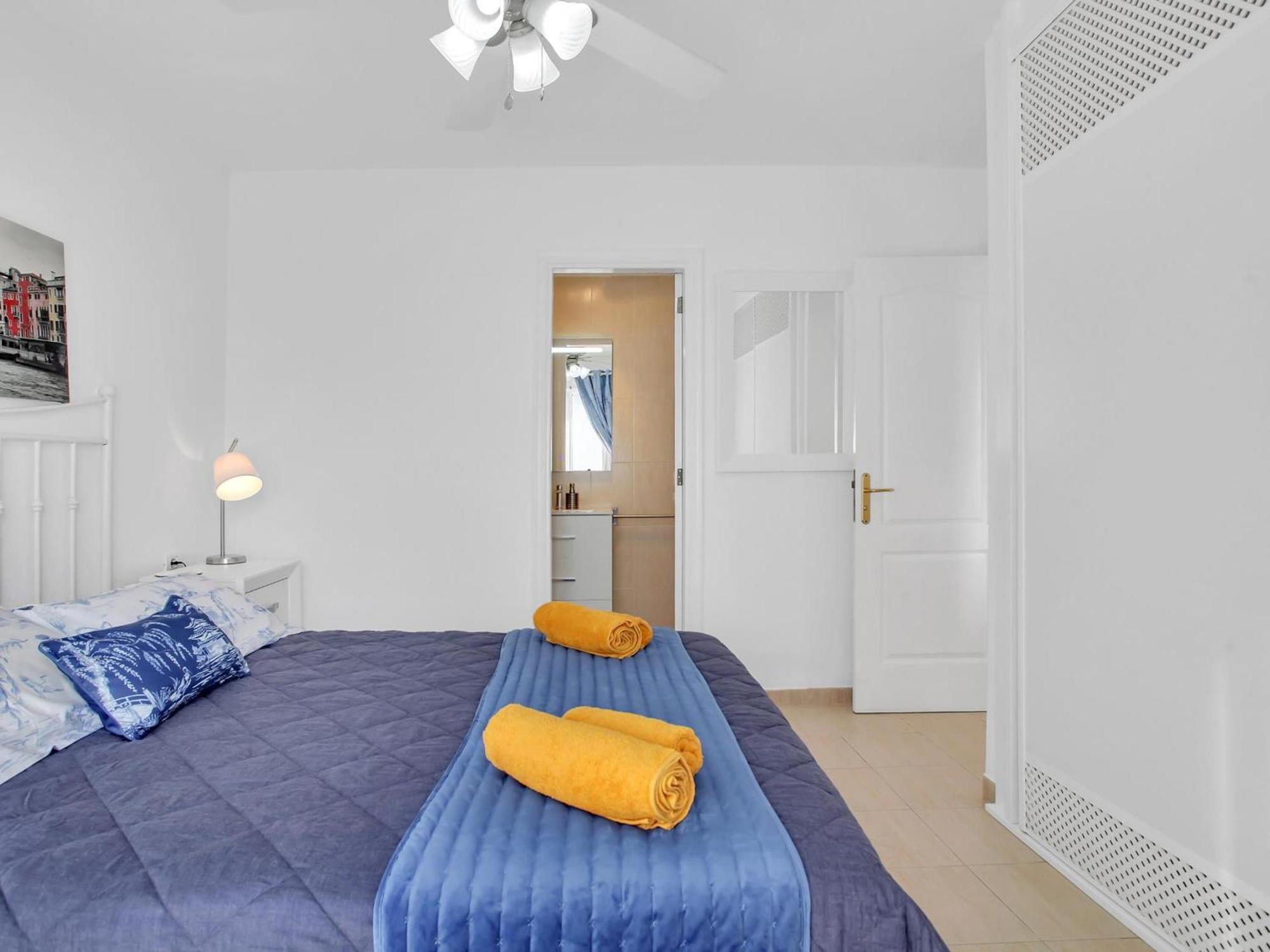 Atico De Lujo Con Gran Terraza, Piscina Climatizada Y Parking En Cristianos - Es-347-4 Apartment