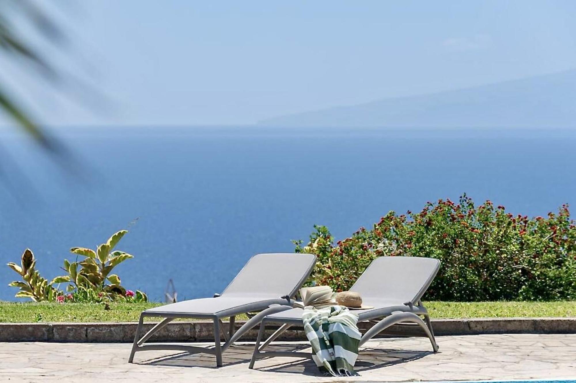 Spacious, Well Appointed, In A Wonderful Raised Location And Stunning Sea Views Costa Adeje (Tenerife)