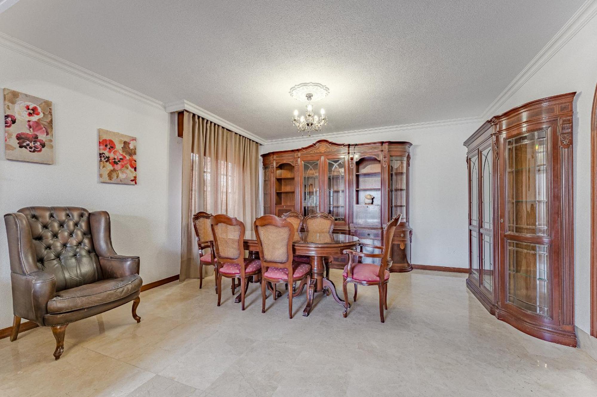 - 3 Bedroom House With Pool Chayofa