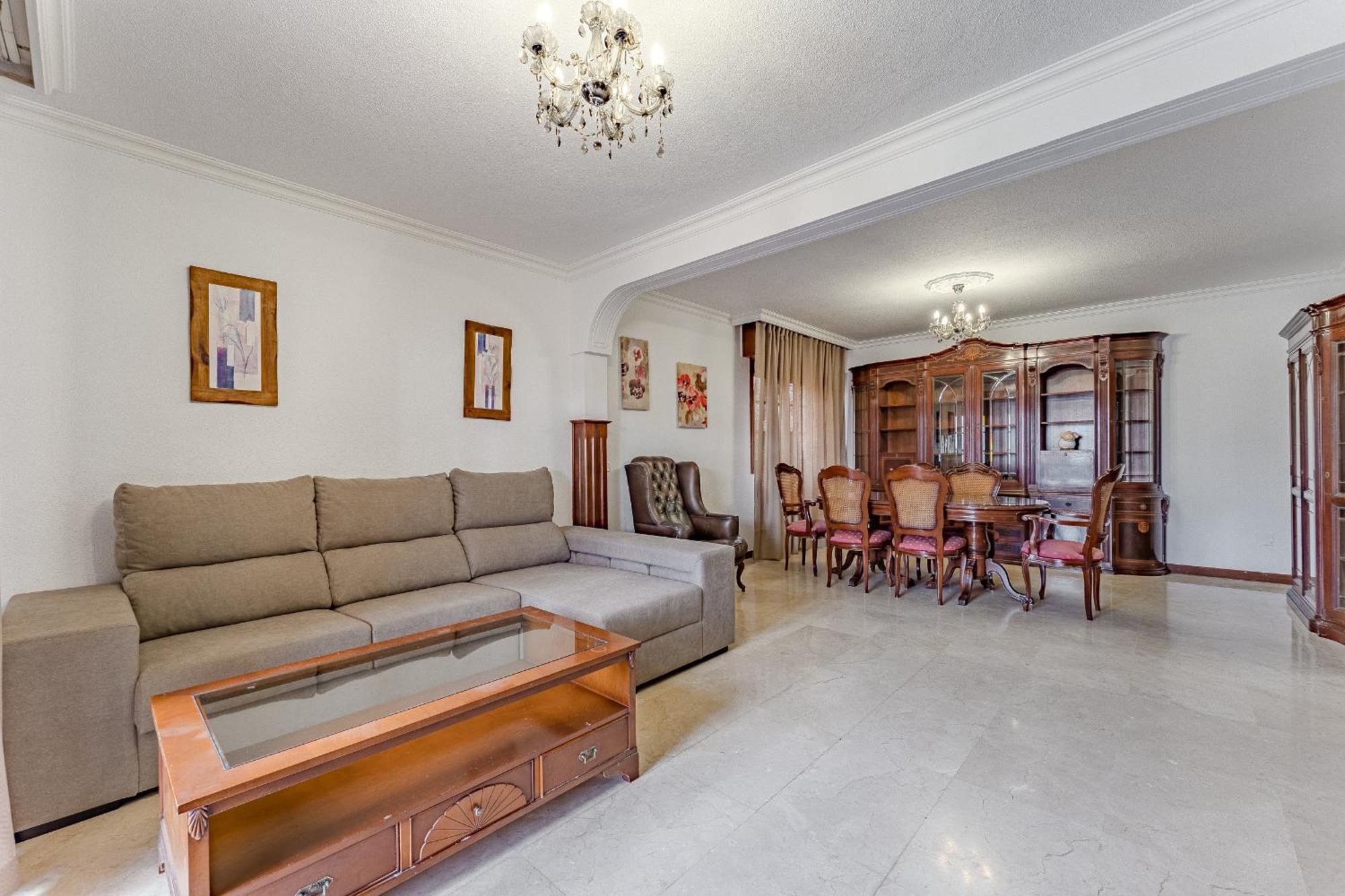 - 3 Bedroom House With Pool Chayofa