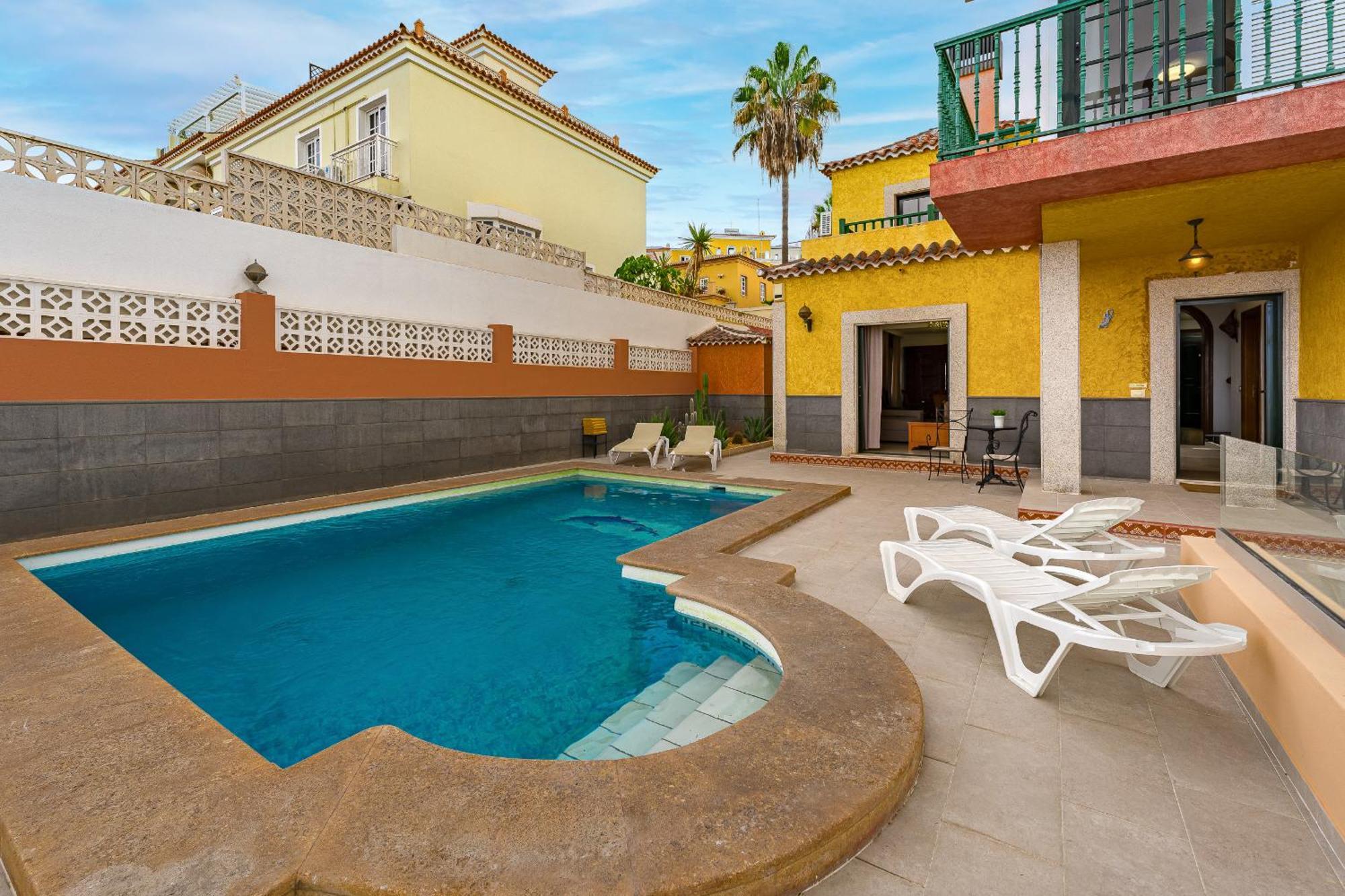 - 3 Bedroom House With Pool