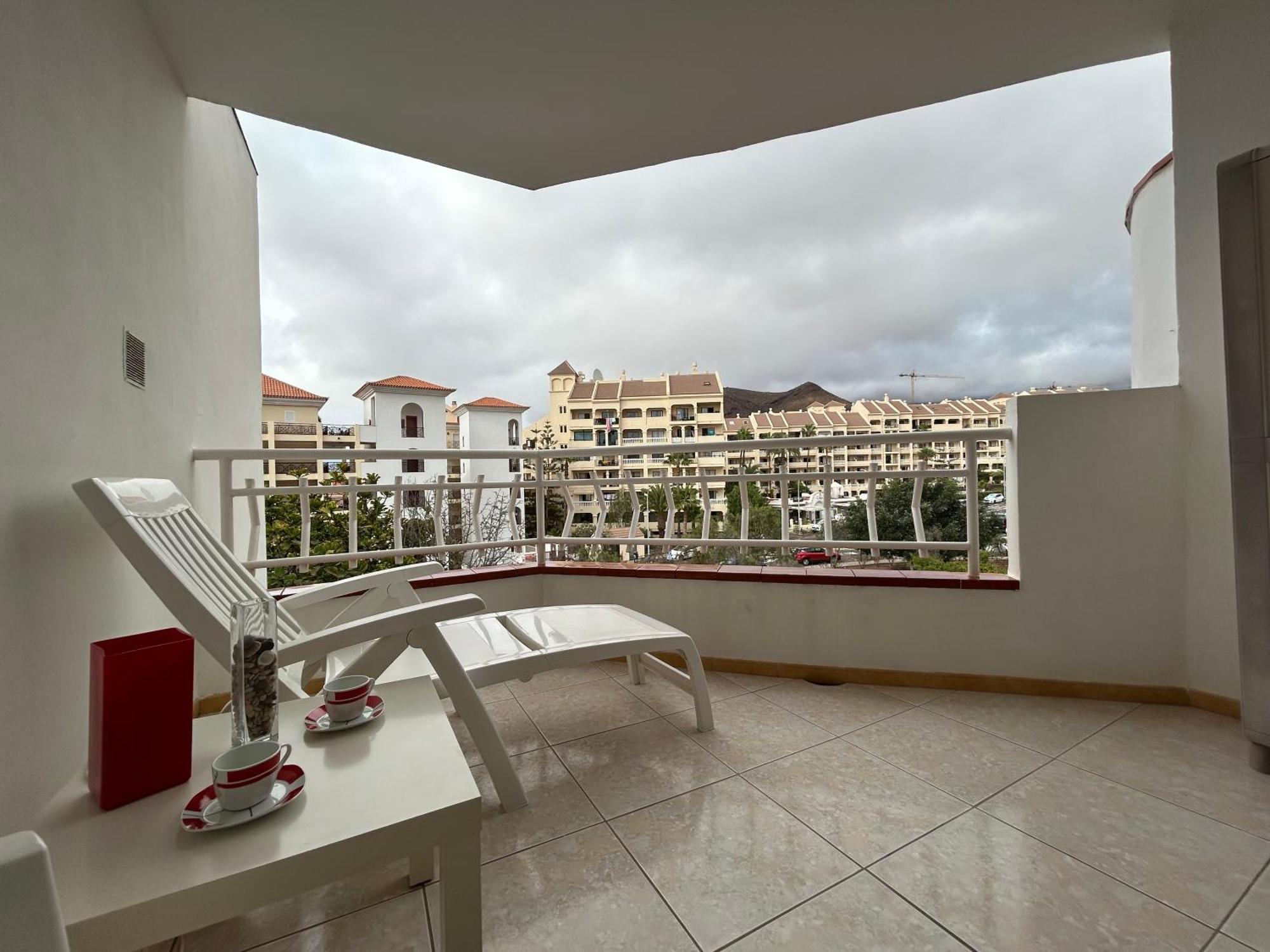 Apartamento Modern Apartment, Heated Pool & 2 Terraces