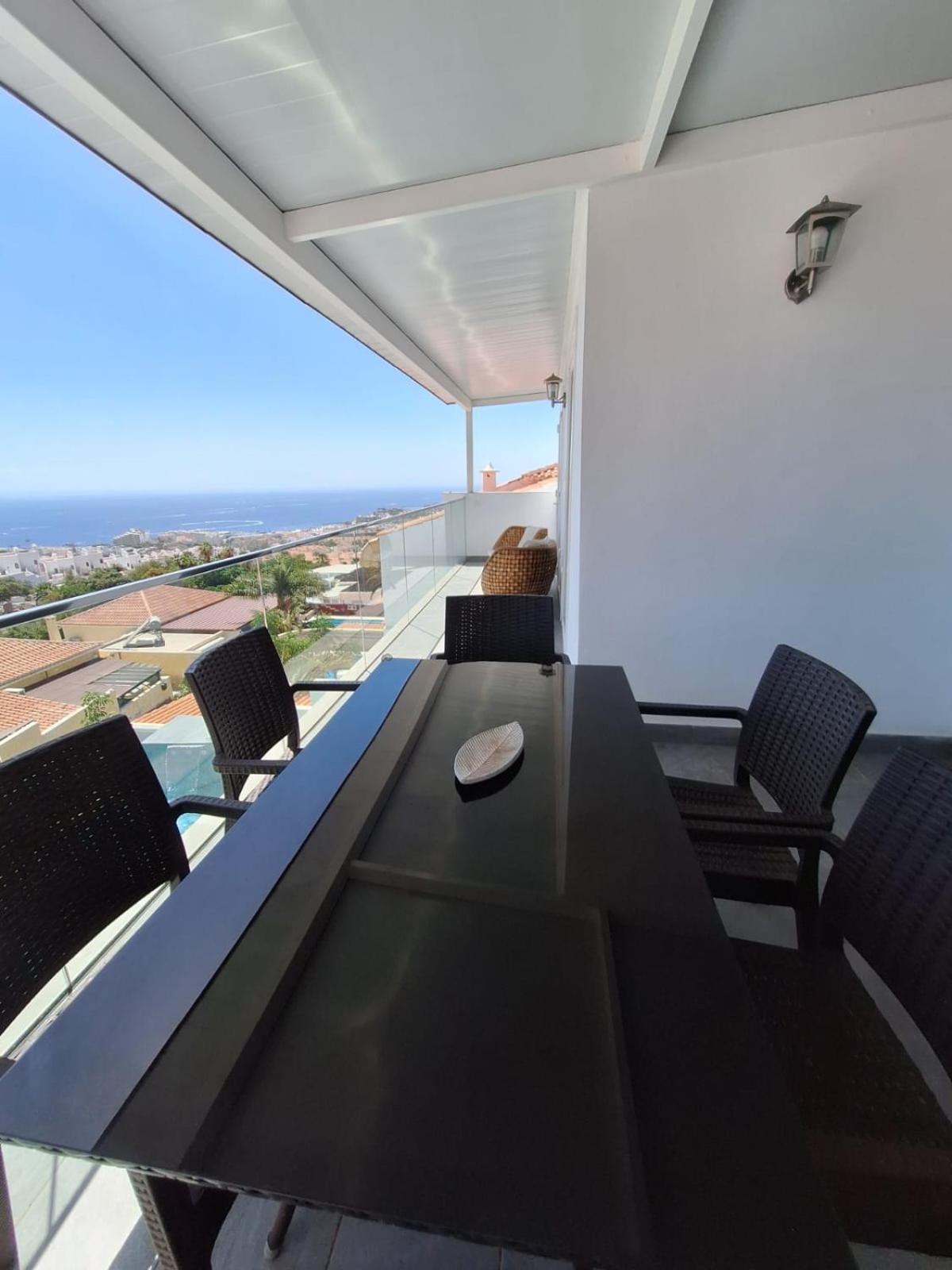 Adeje Deluxe Santa Monica * Costa Adeje (Tenerife)