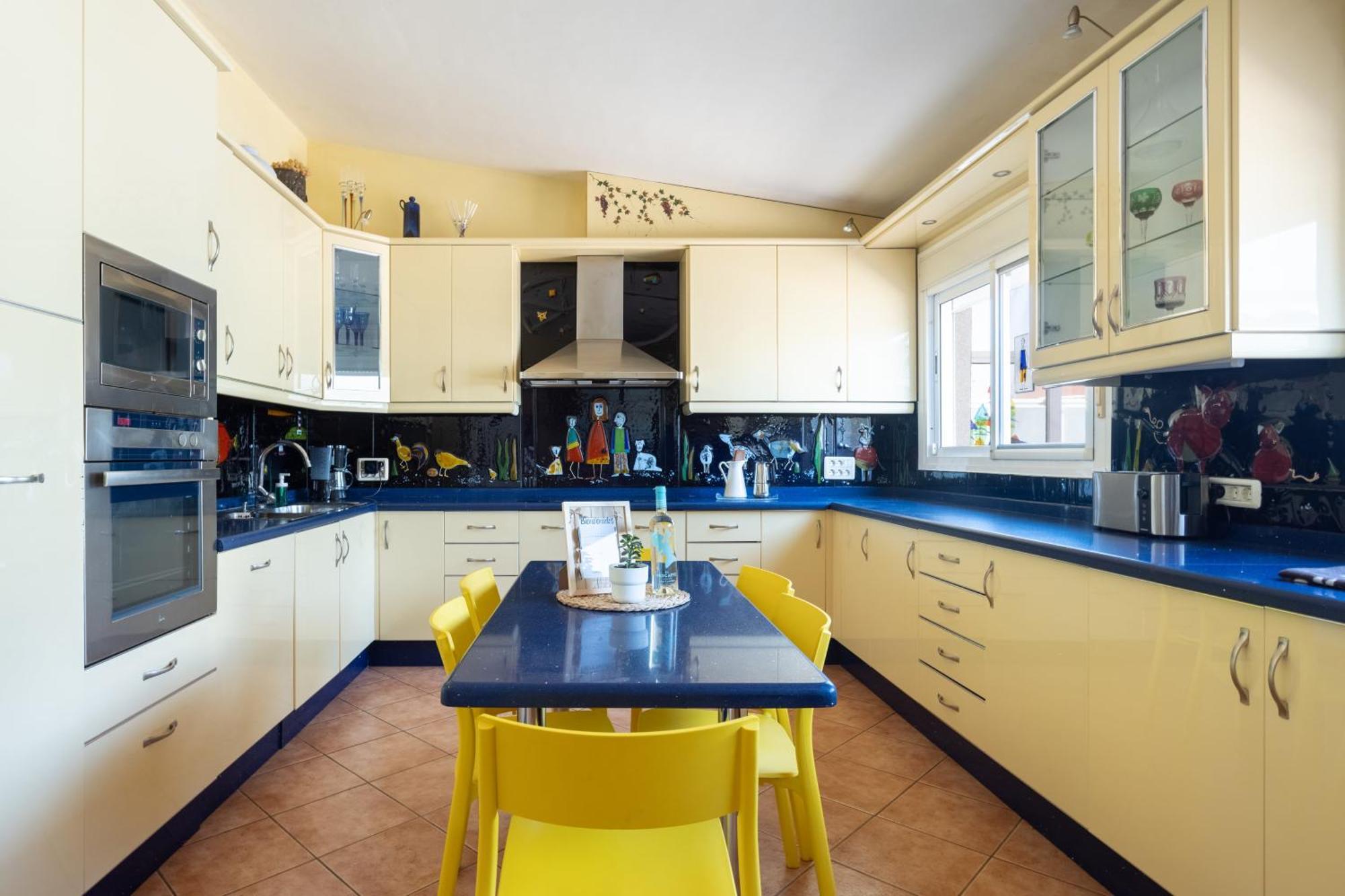 Hébergement de vacances Casa Almendra - Private Pool - Ocean View - Bbq - Garden - Terrace - Free Wifi - Child & Pet-friendly - 4 Bedrooms - 8 People