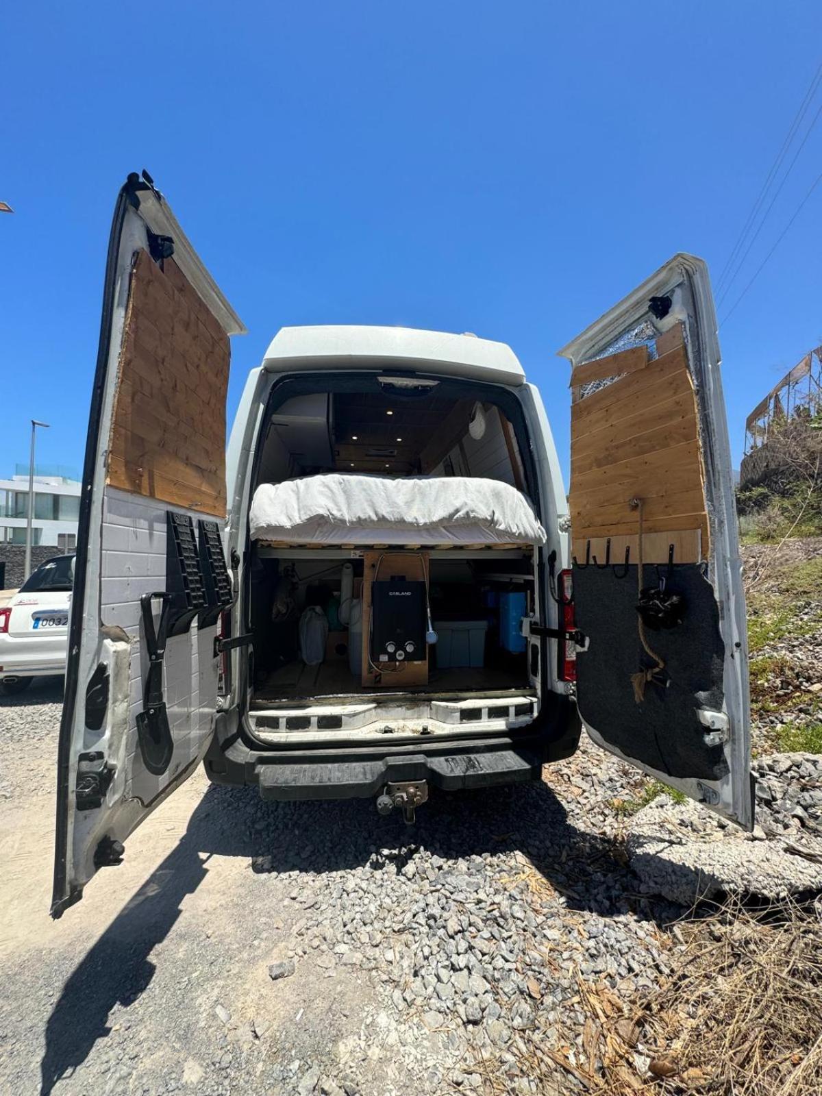 Van 222