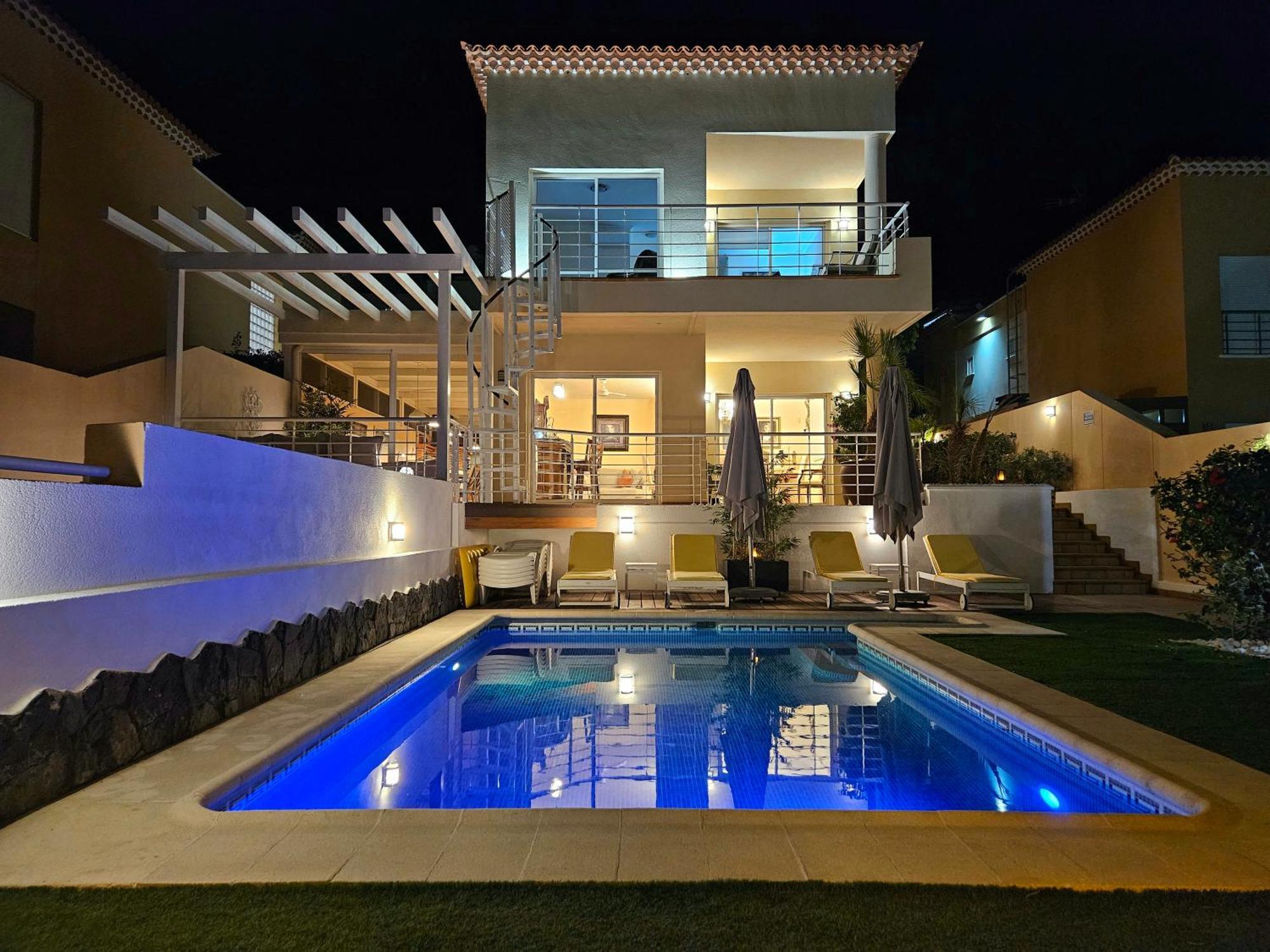 Villa My Island Escape - Sea Views - Private Pool, Sauna