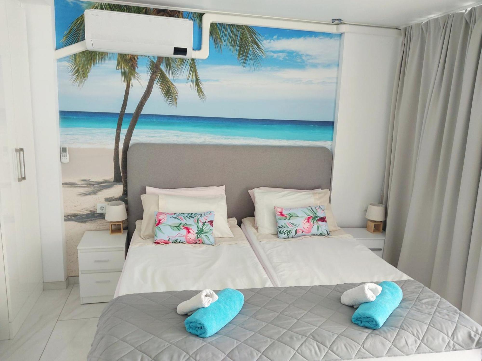 Under The Palm Apartment *