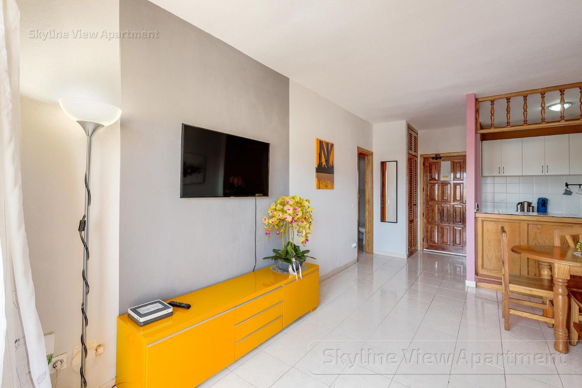 Skyline View - Free Private Parking Including & Guest Bonus Apartamento