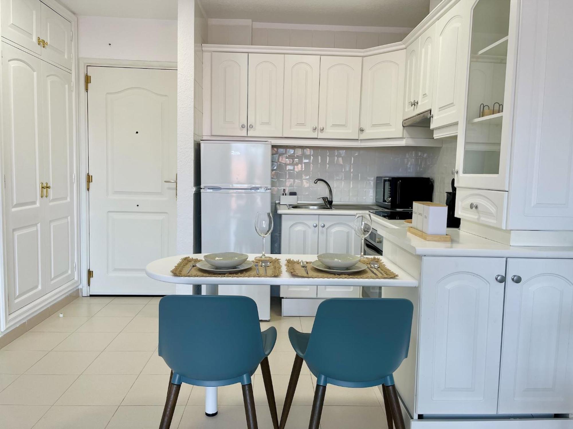 Apartamento Con Piscina Junto Al Mar *