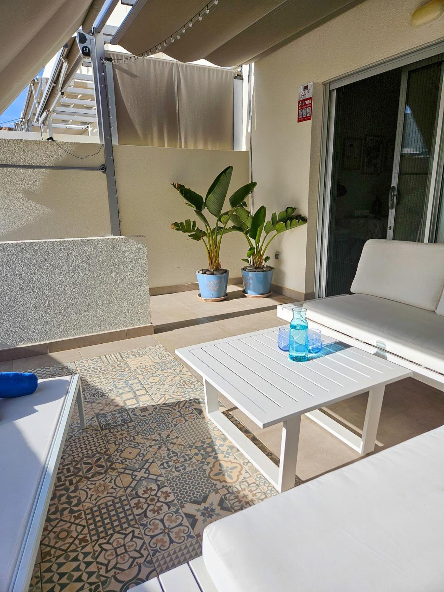 Сasa de vacaciones White Medano Apartment. New With Fast Wifi *