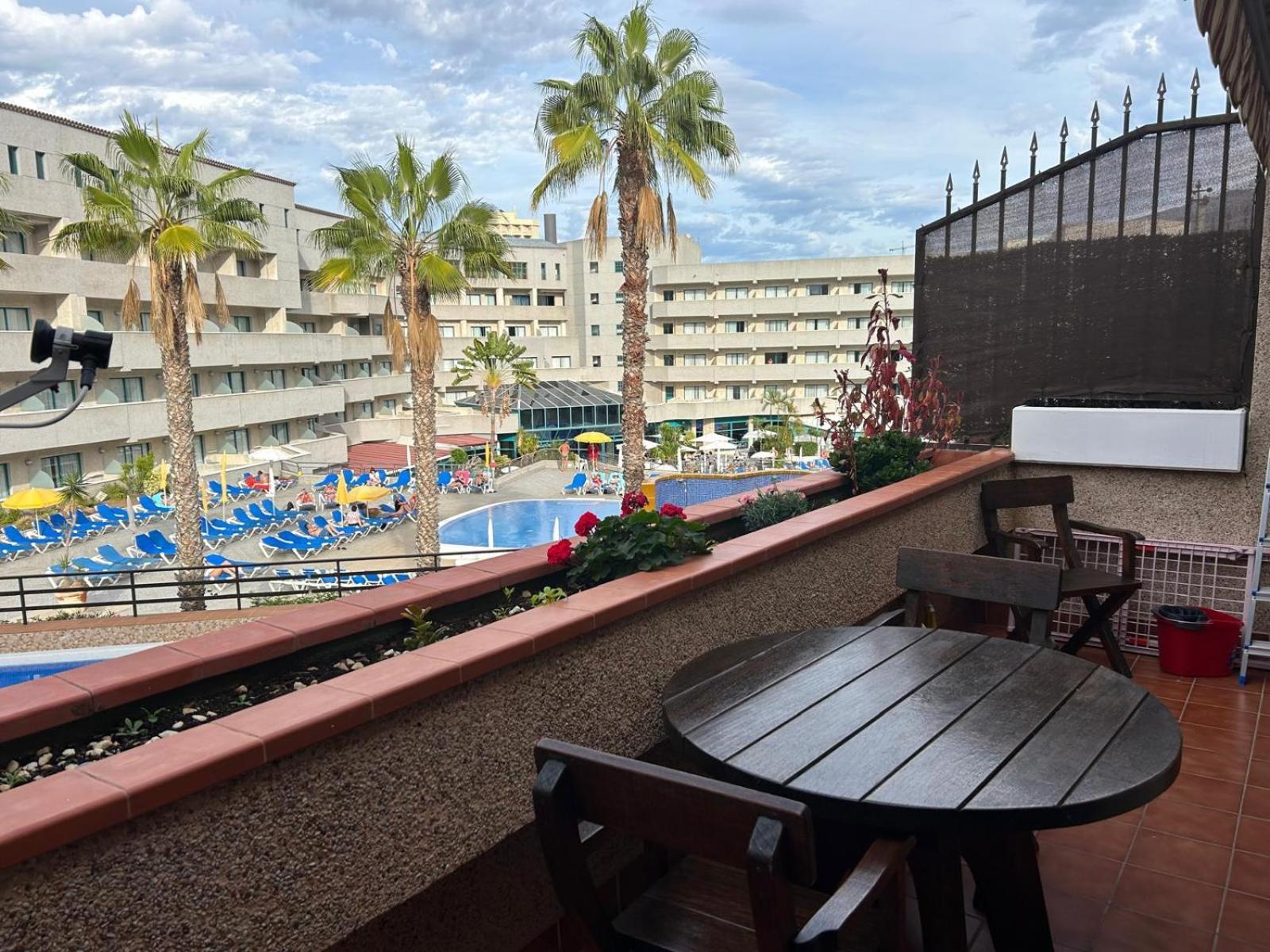 Apartamento Playa Jardin Terrassenwohnung Mit Pool , 100 Meter Zum *