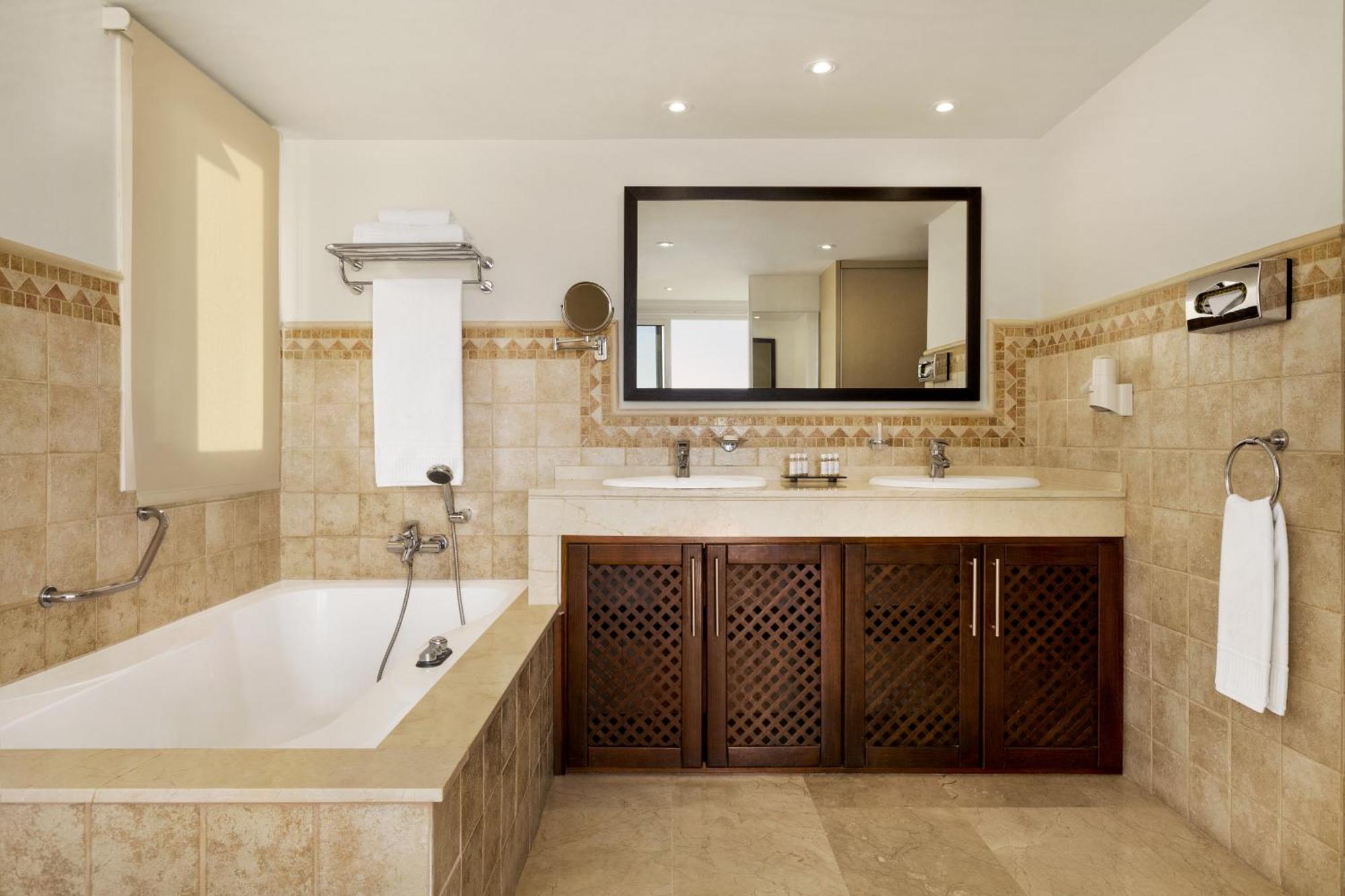 Wyndham Residences Costa Adeje 3*