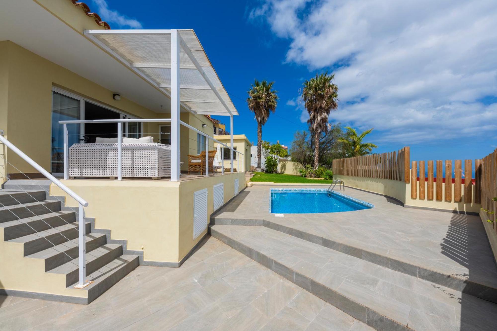 Luxury To The Ocean *
