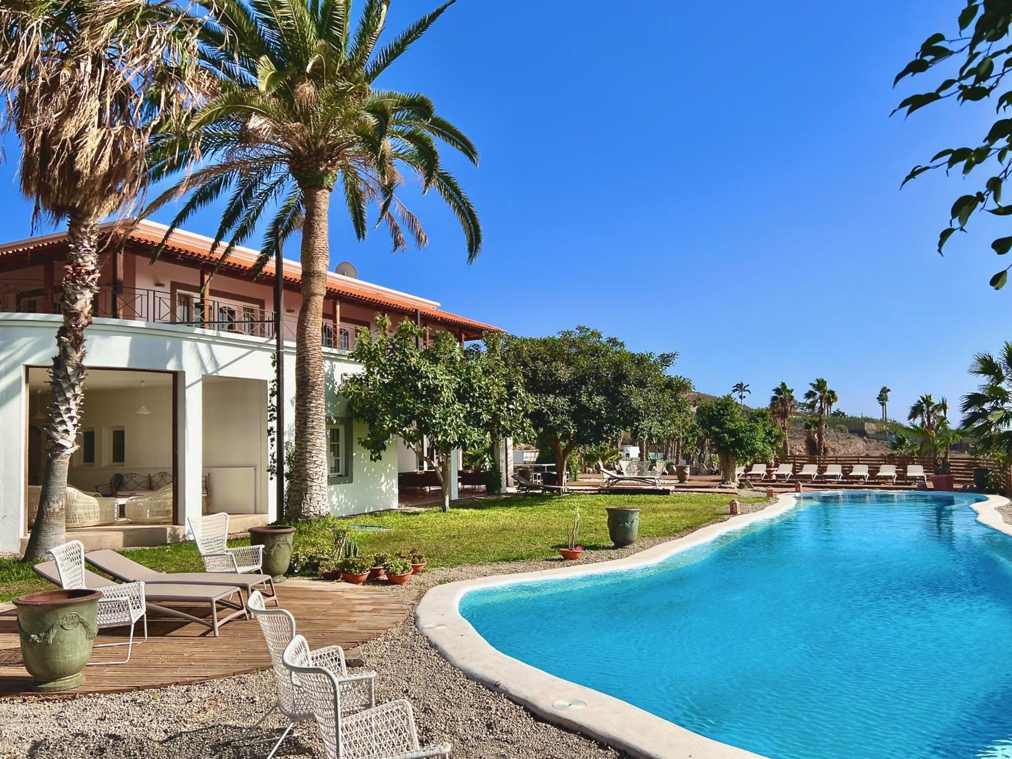 Villa Spacious, Well Appointed, In A Wonderful Raised Location And Stunning Sea Views Costa Adeje (Tenerife)