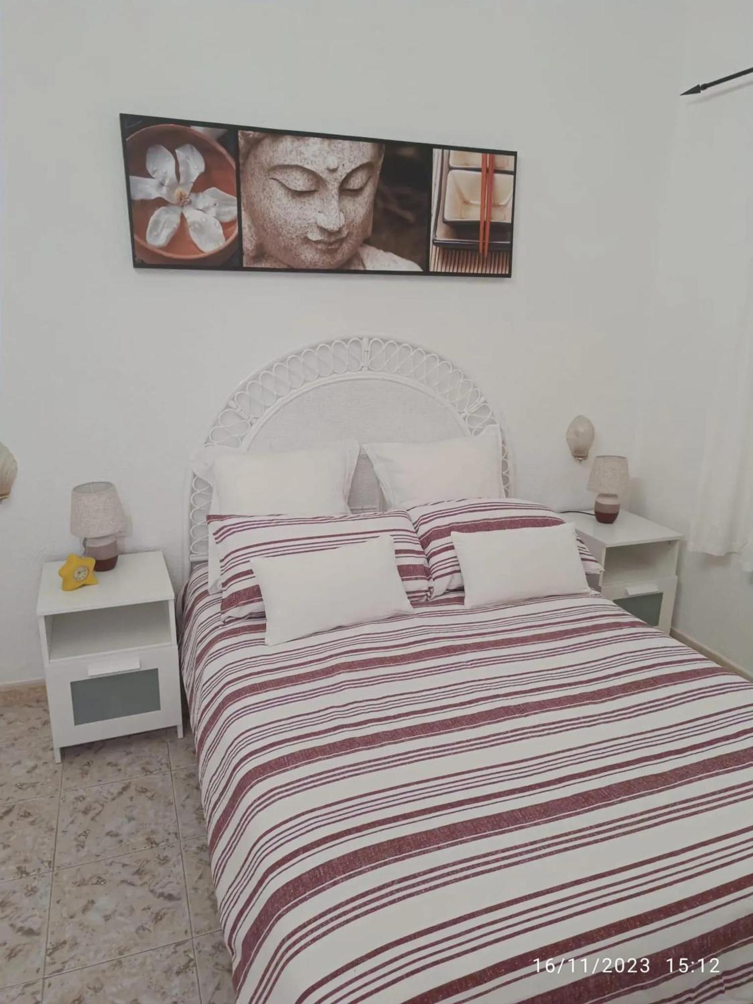 Picturesque In 1 Bedroom Near Beaches Сasa de vacaciones