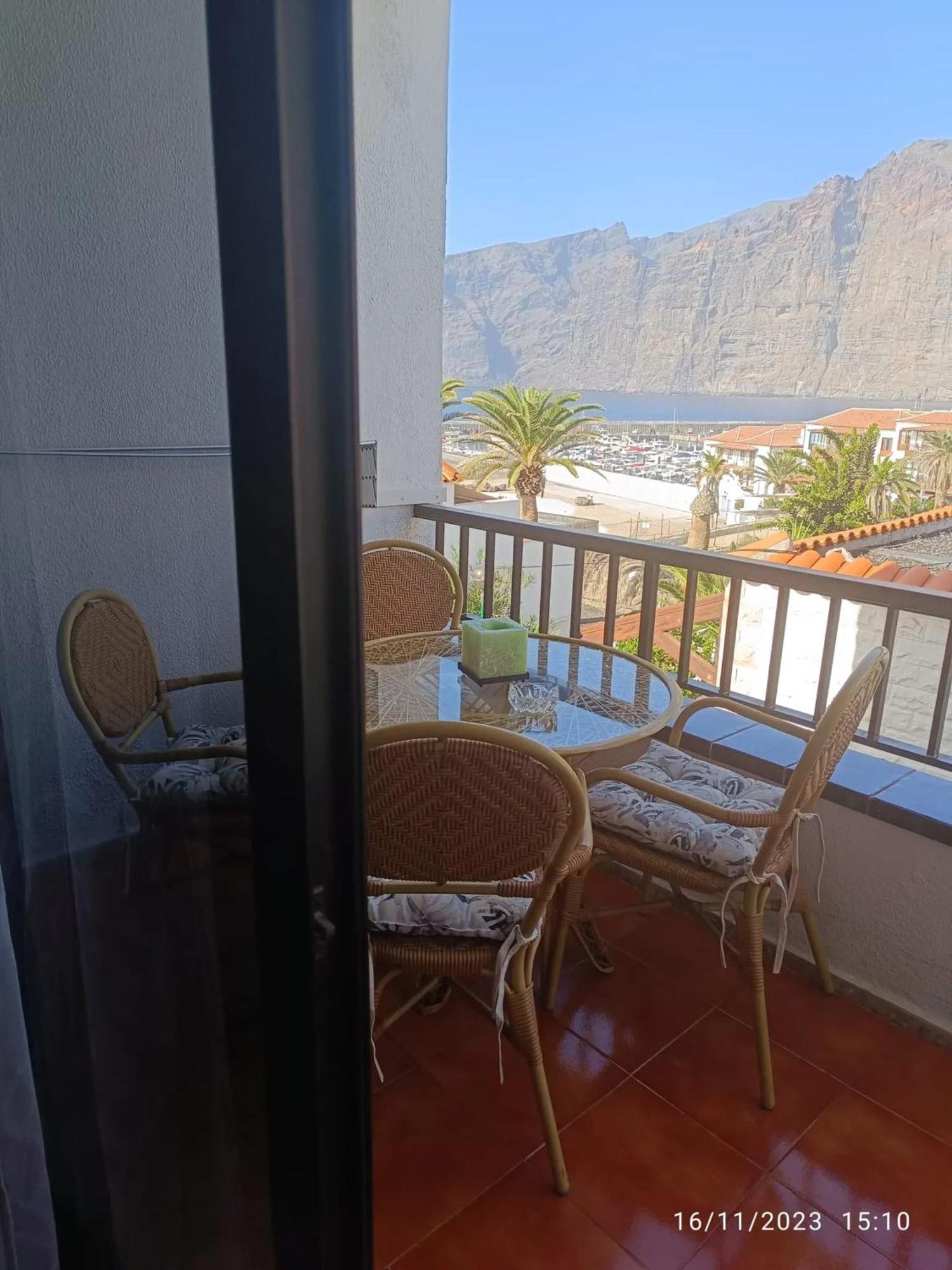 Picturesque In 1 Bedroom Near Beaches *
