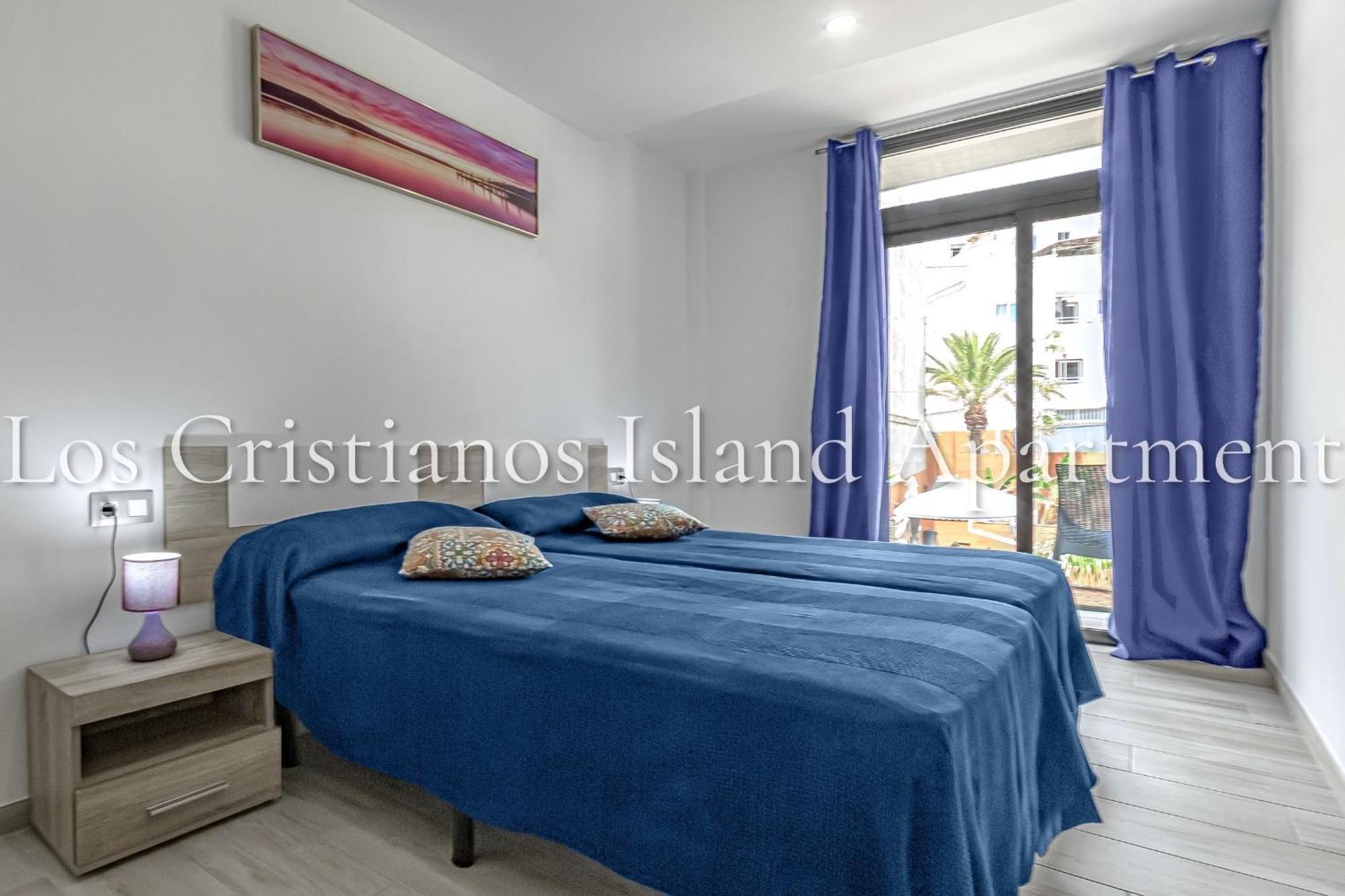 Cristianos Island * Los Cristianos (Tenerife)