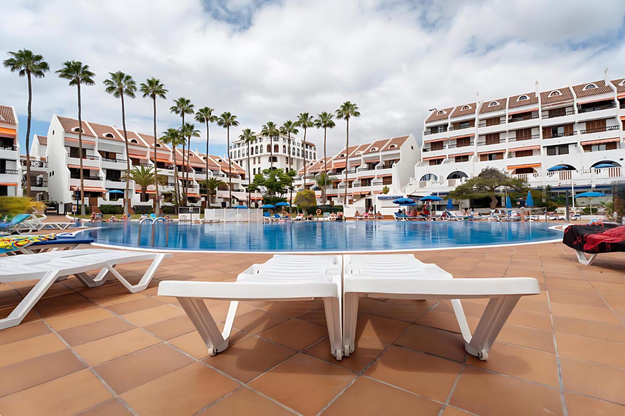 En Tenerife Sur, Parque Santiago 2