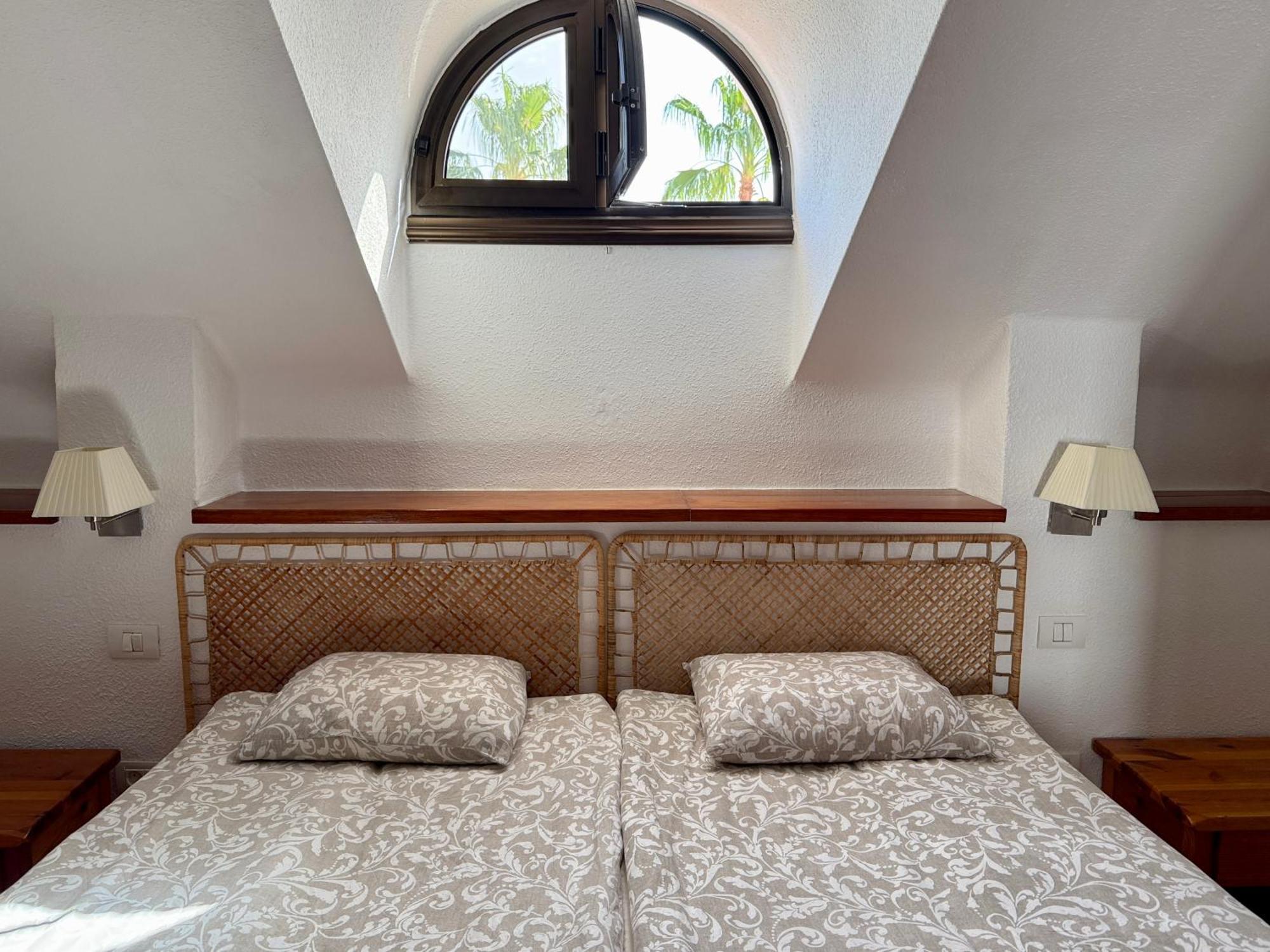 Sunny 2-bedroom In Parque Santiago Ii Playa de las Americas (Tenerife)