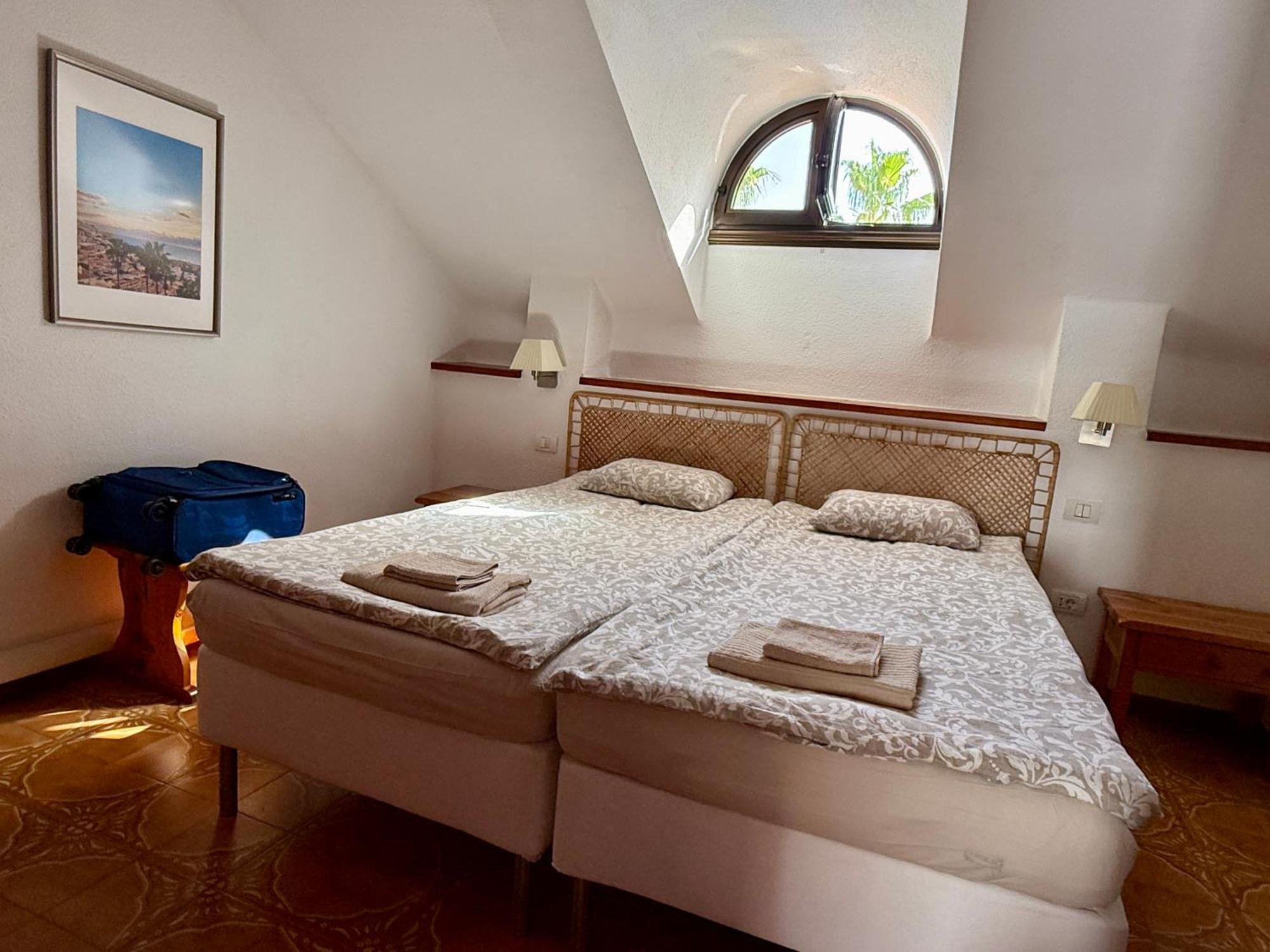 Sunny 2-bedroom In Parque Santiago Ii