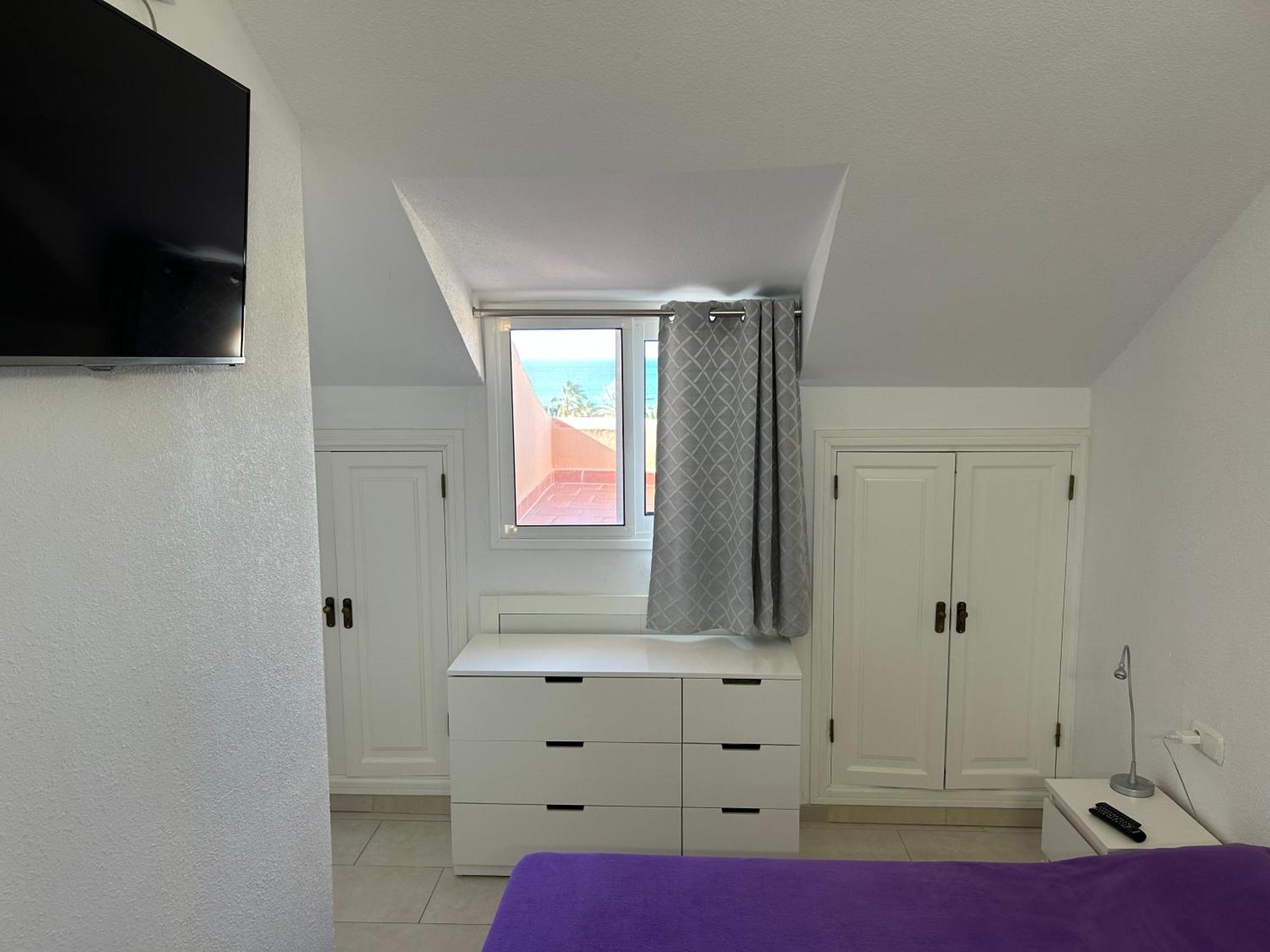 Apartment Stunning Sea View Tenerife Royal Gardens Resort! Playa de las Americas (Tenerife)