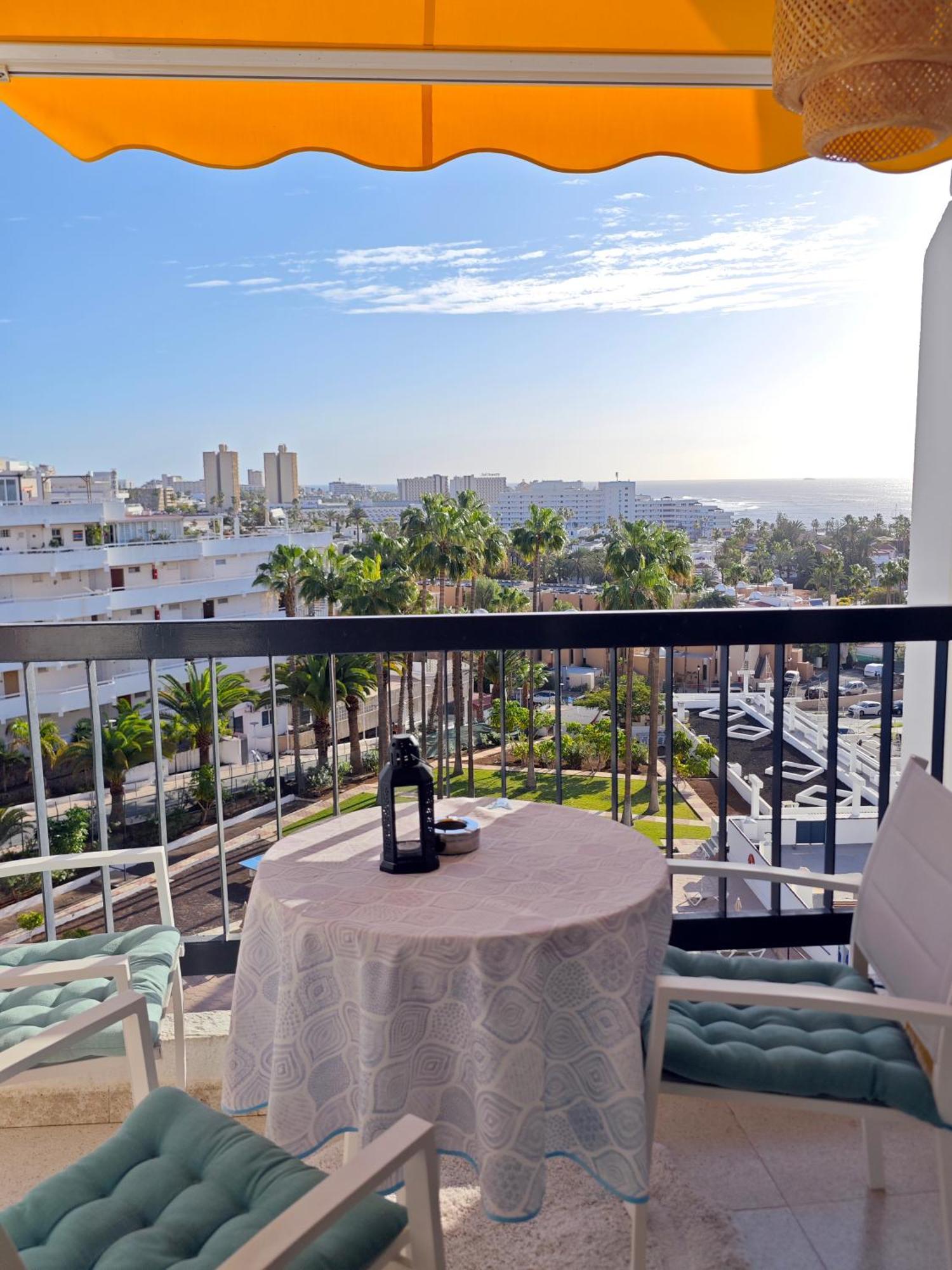 Blanco&azul - Comfortable Ocean View Next To The Playa de las Americas (Tenerife)