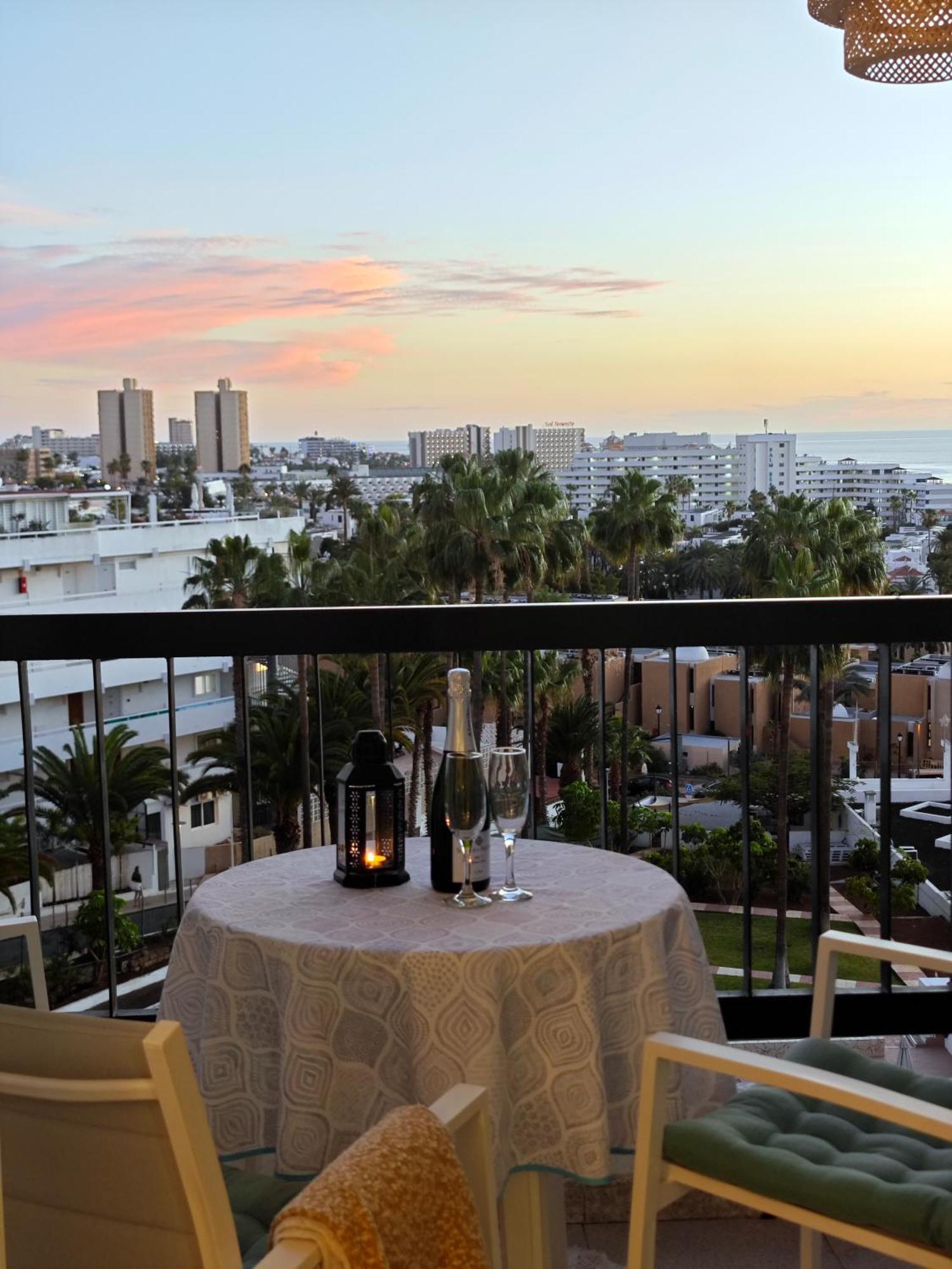 Blanco&azul - Comfortable Ocean View Next To The * Playa de las Americas (Tenerife)