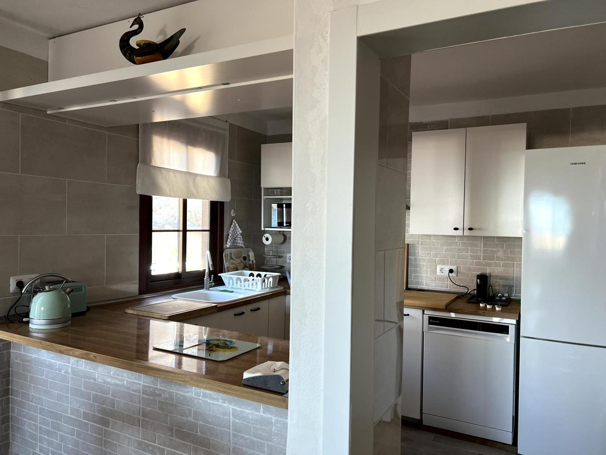 Apartment Beachfront Gem With And Sea At Your Doorstep *
