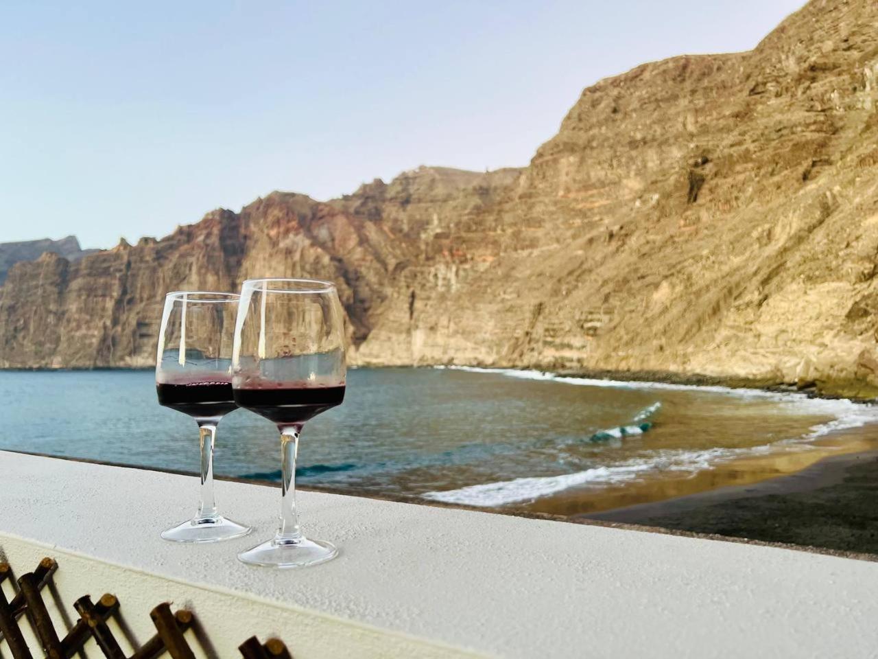 Beachfront Gem With And Sea At Your Doorstep Apartment Santiago Del Teide