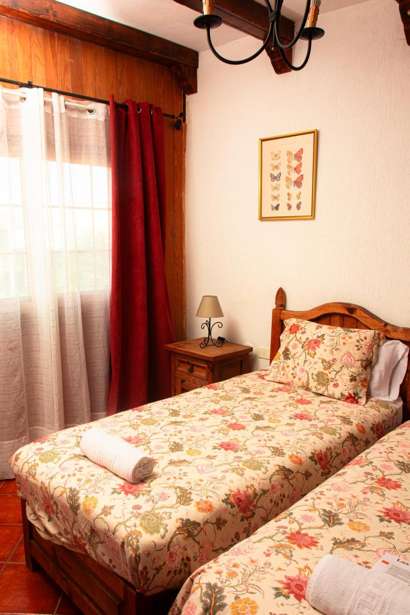 Canadas Hotel *
