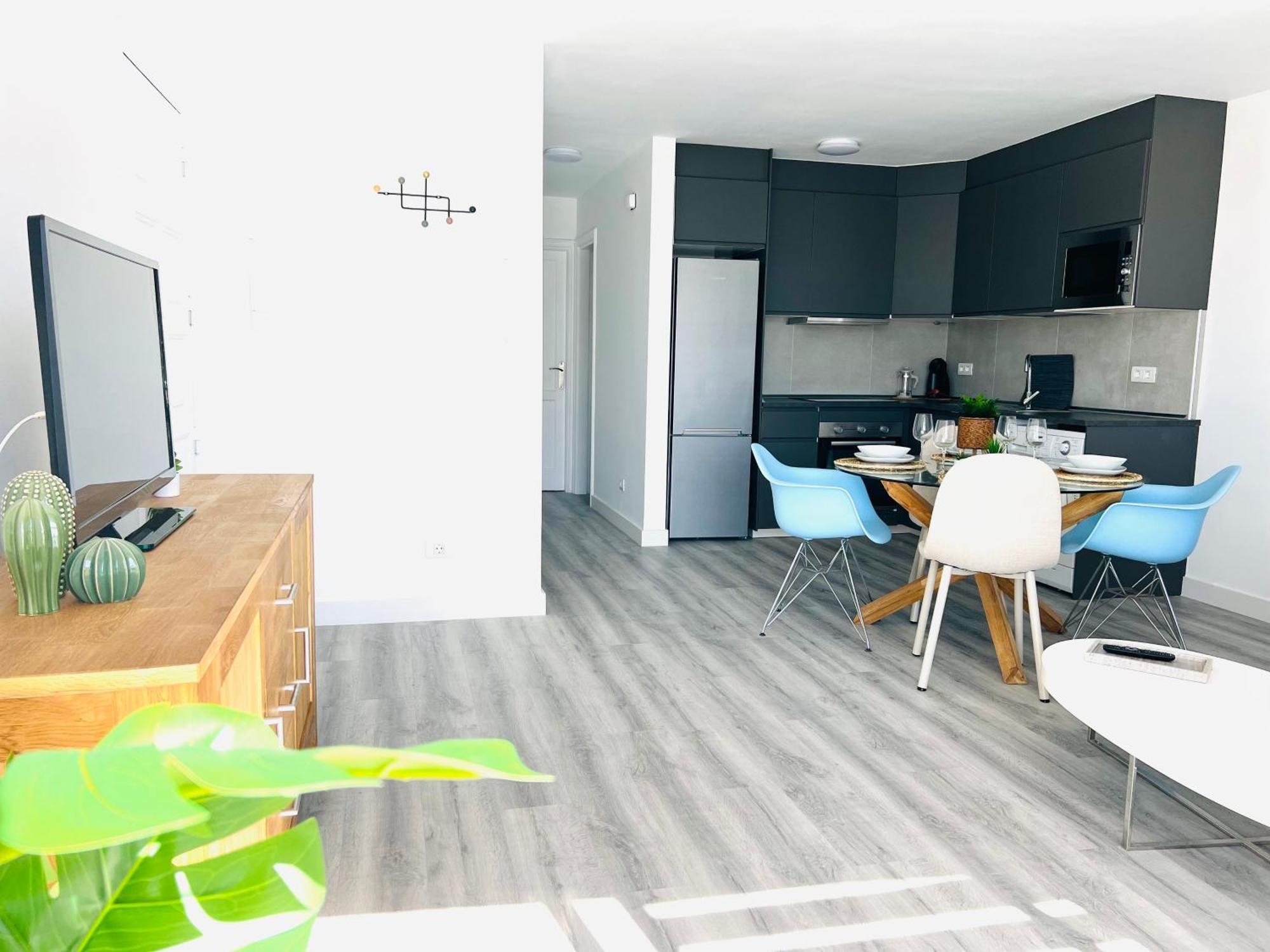 Linares - Playa De Cristianos 2 Bed Los Cristianos (Tenerife)