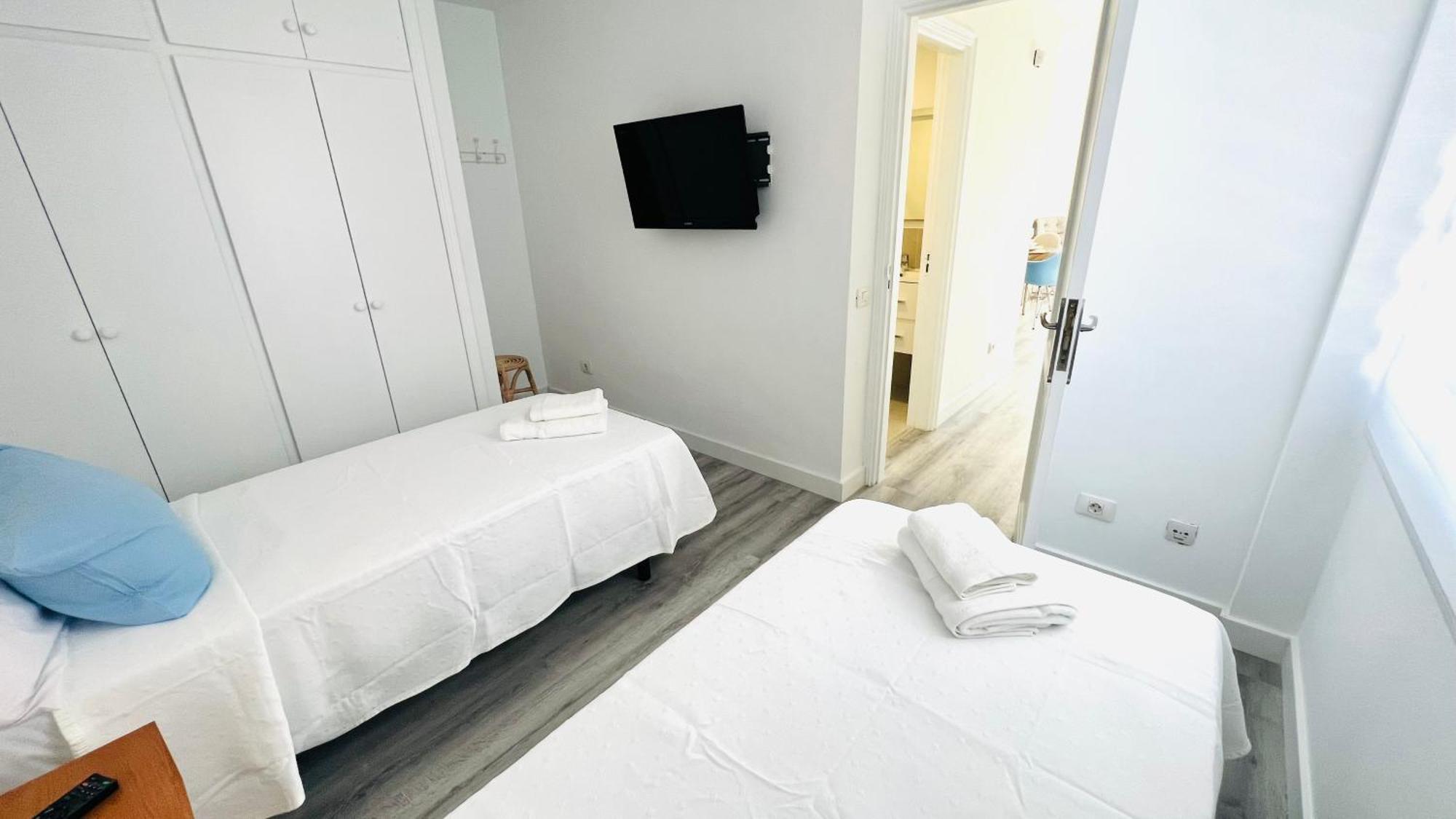 Apartment Linares - Playa De Cristianos 2 Bed *