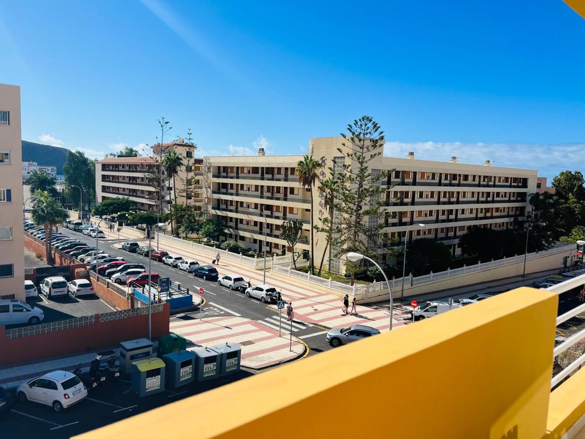 Linares - Playa De Cristianos 2 Bed * Los Cristianos (Tenerife)
