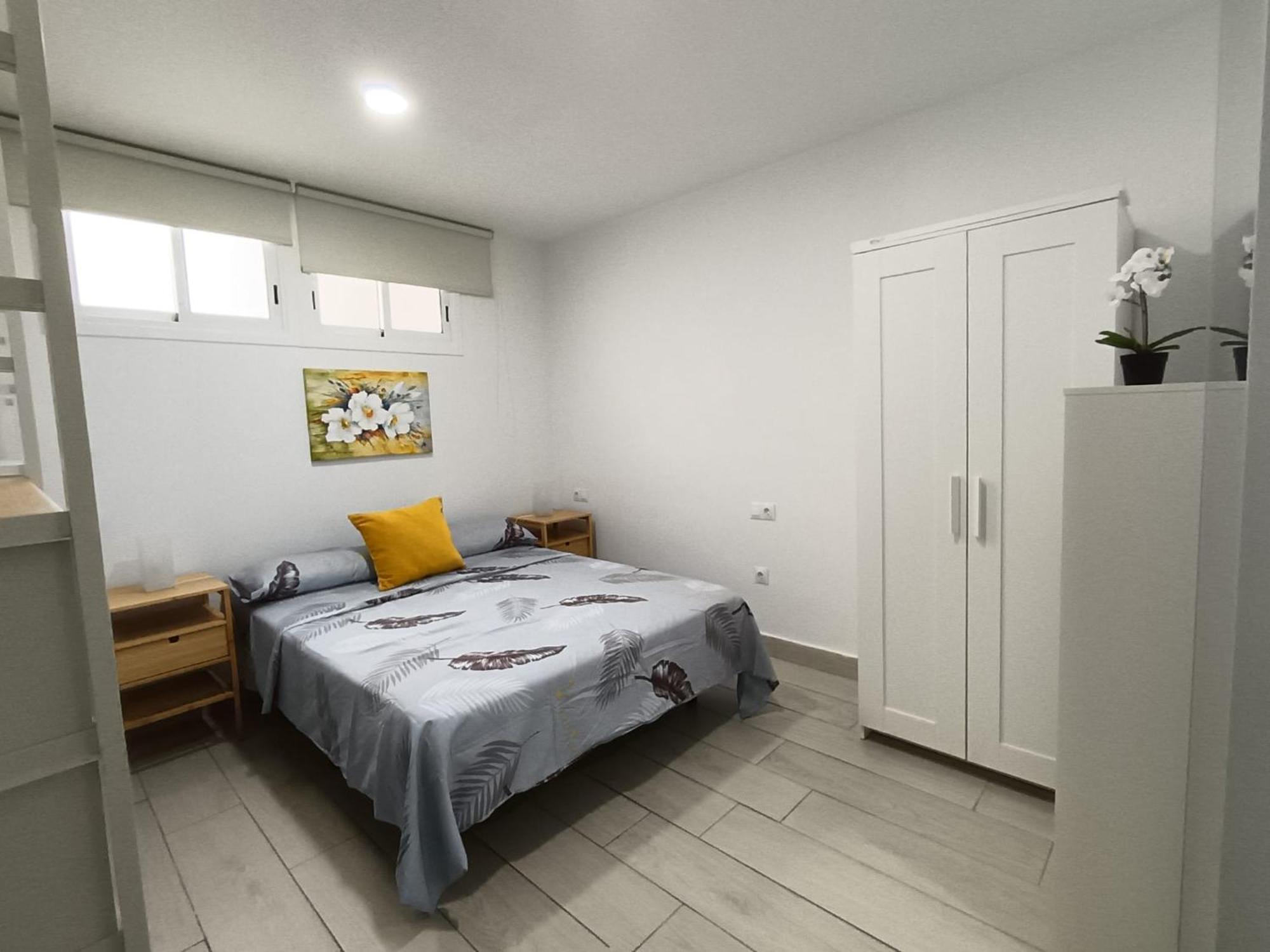 Kyomu El Pilar Apartment *