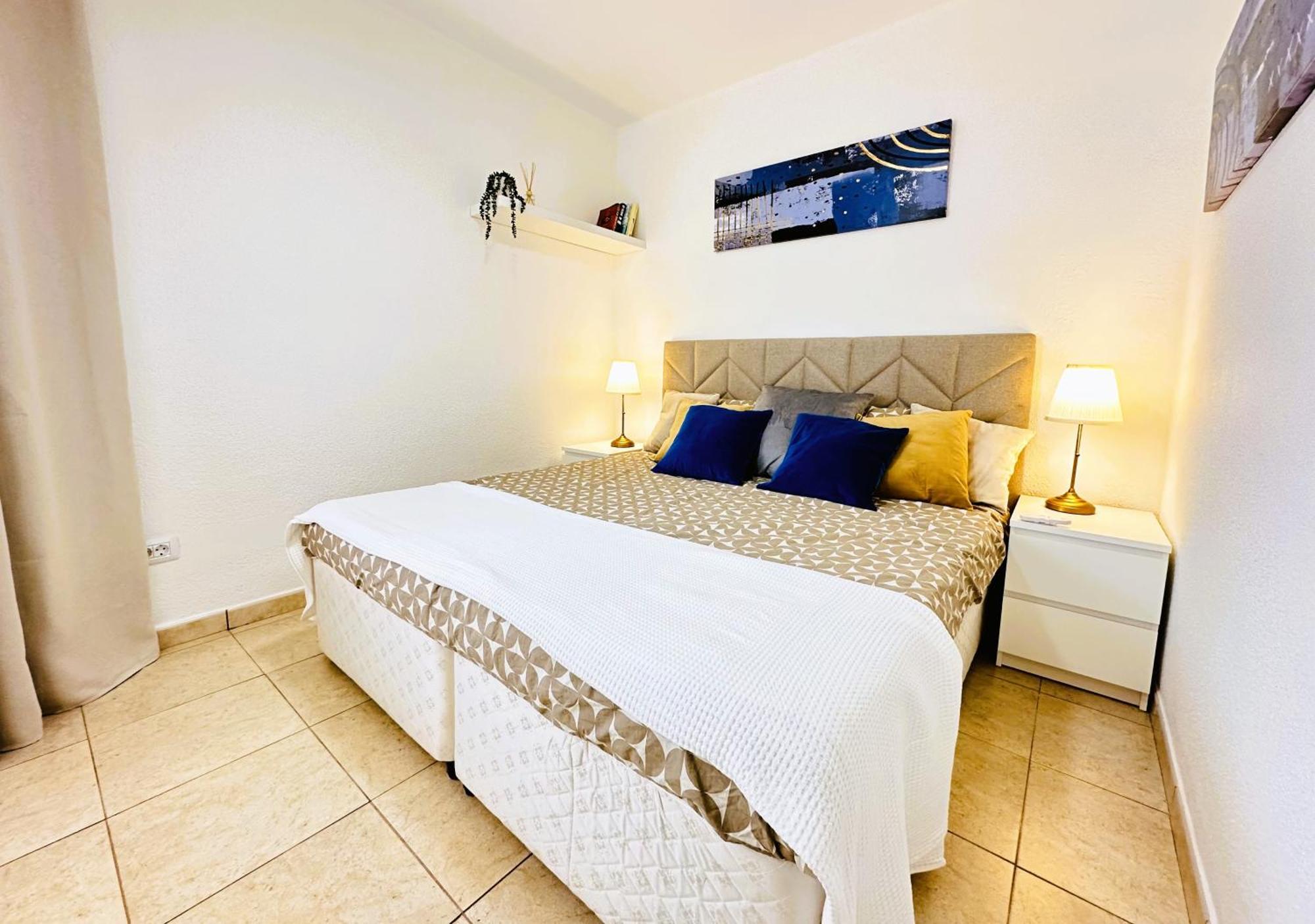 Firstline Costamar * Los Cristianos (Tenerife)