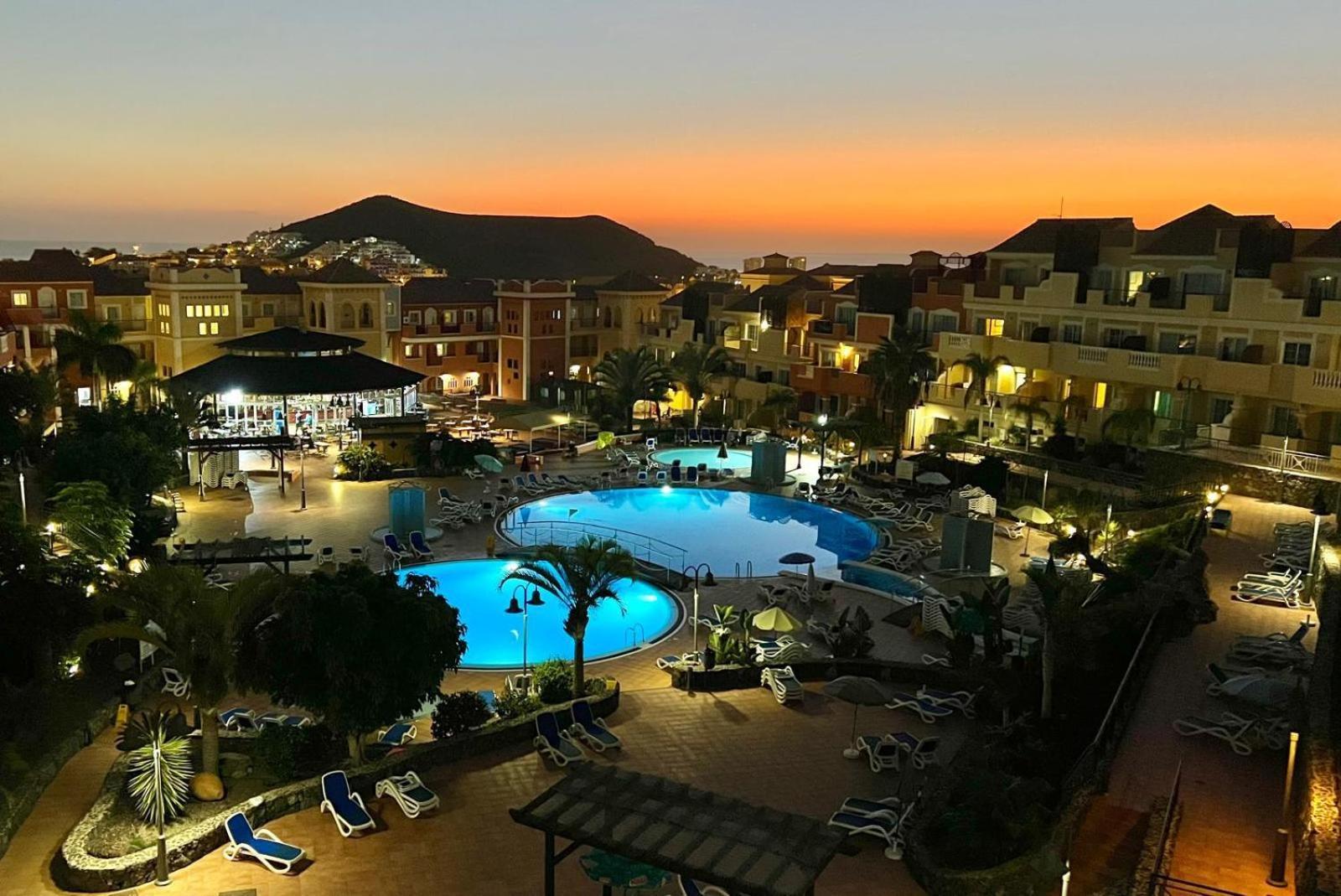 Sunny Terrace & Heated Pool Apartamento