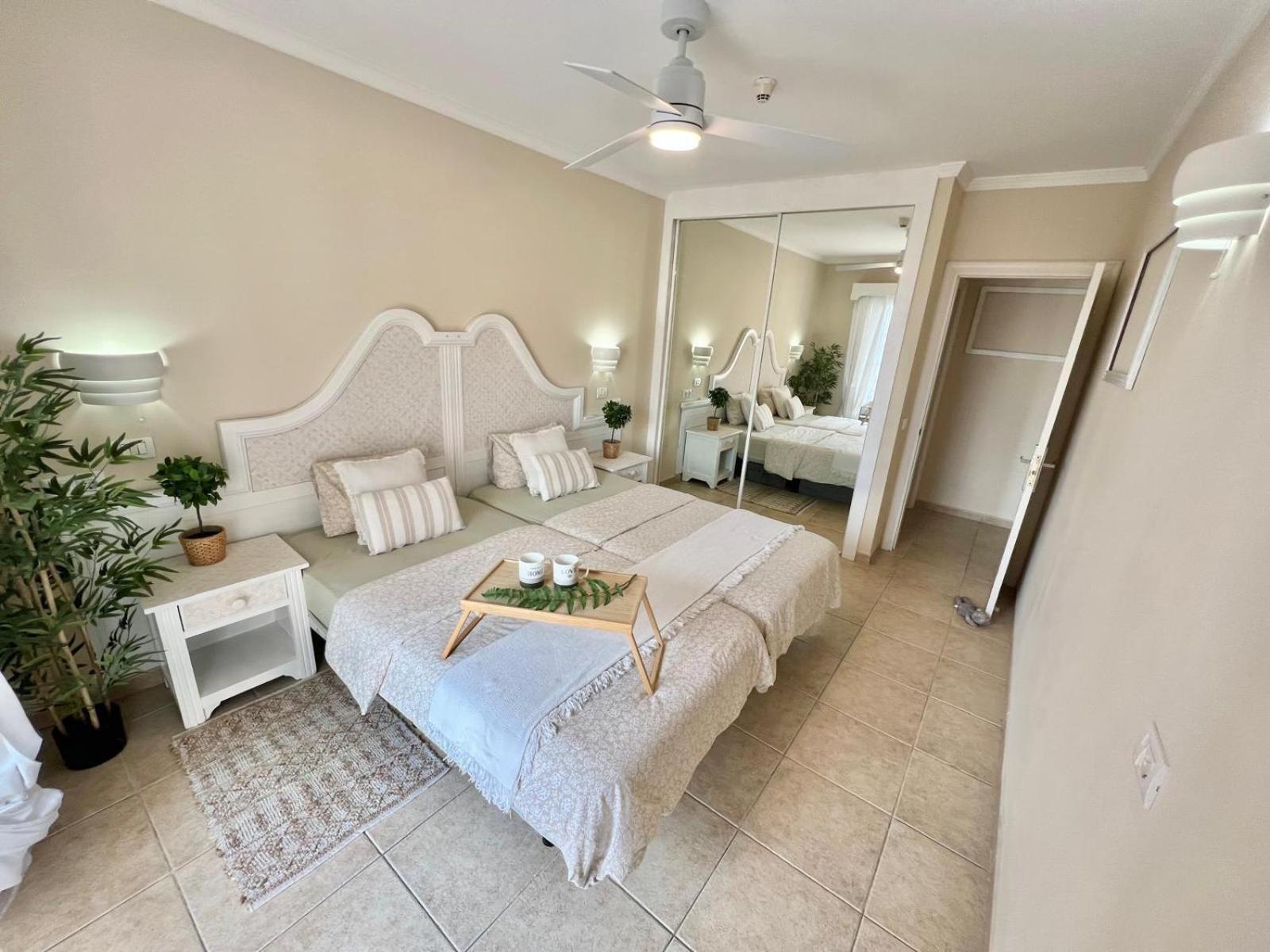 Sunny Terrace & Heated Pool Apartamento *
