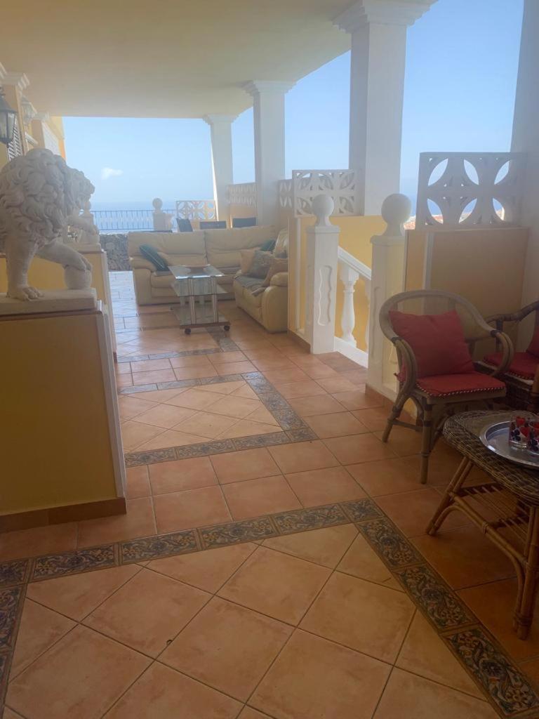 Costa Adeje Villa *