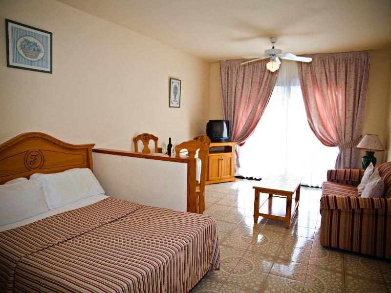 Fairways Club Hotel 3*