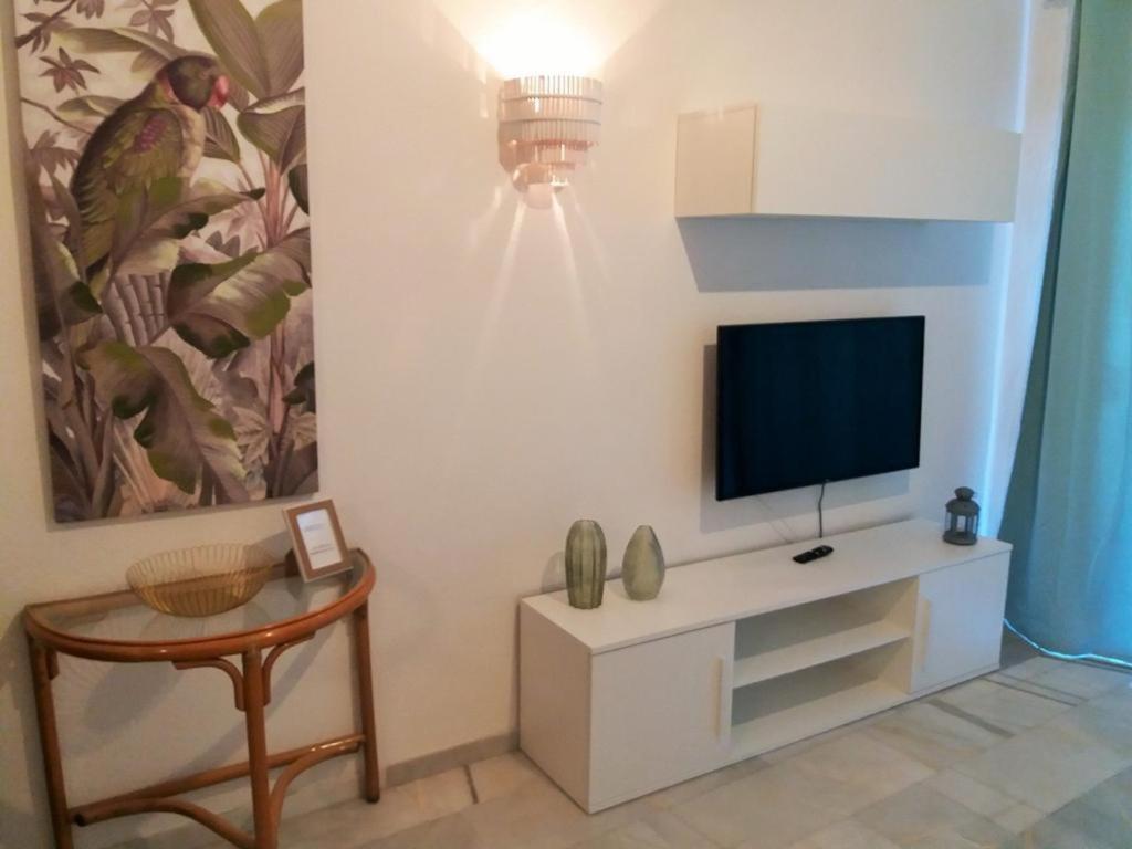 Graceful Brand New In Altamira Apartment *